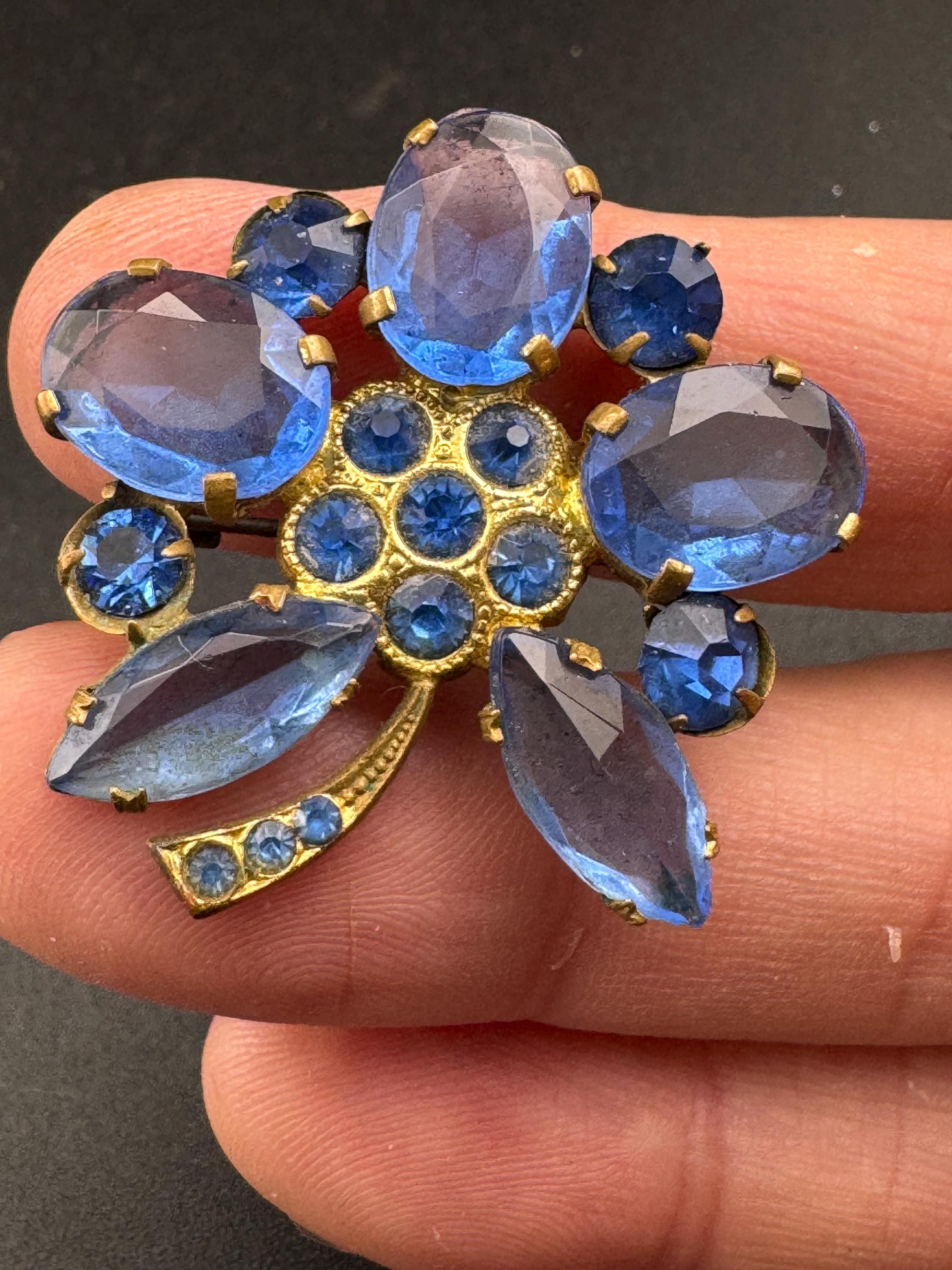 Art Deco sapphire rhinestone floral brooch, c clasp vintage