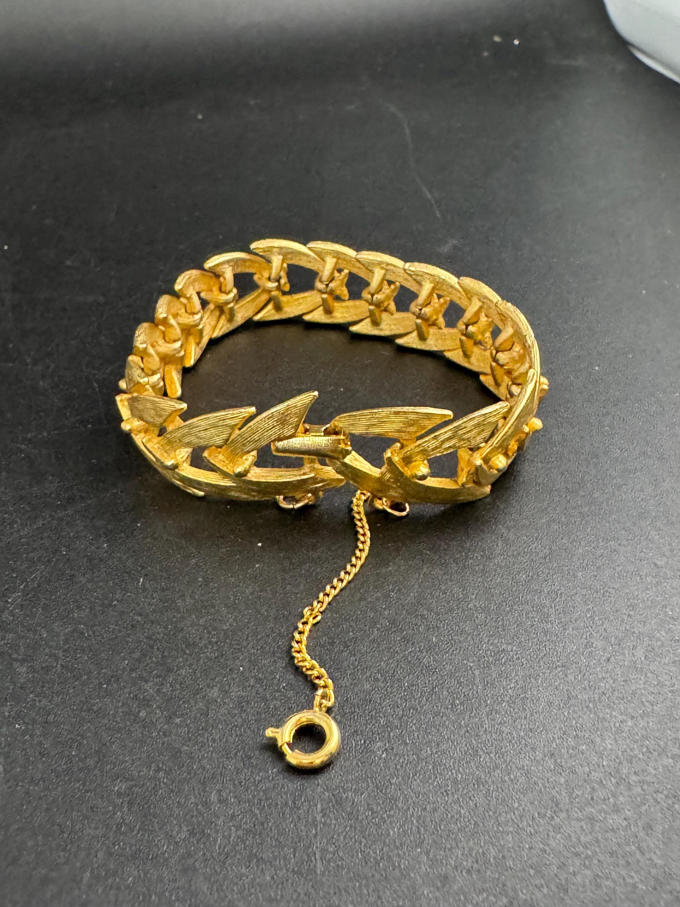 Signed Jewelcraft chevron Bracelet: Vintage Gold Tone brushed metal