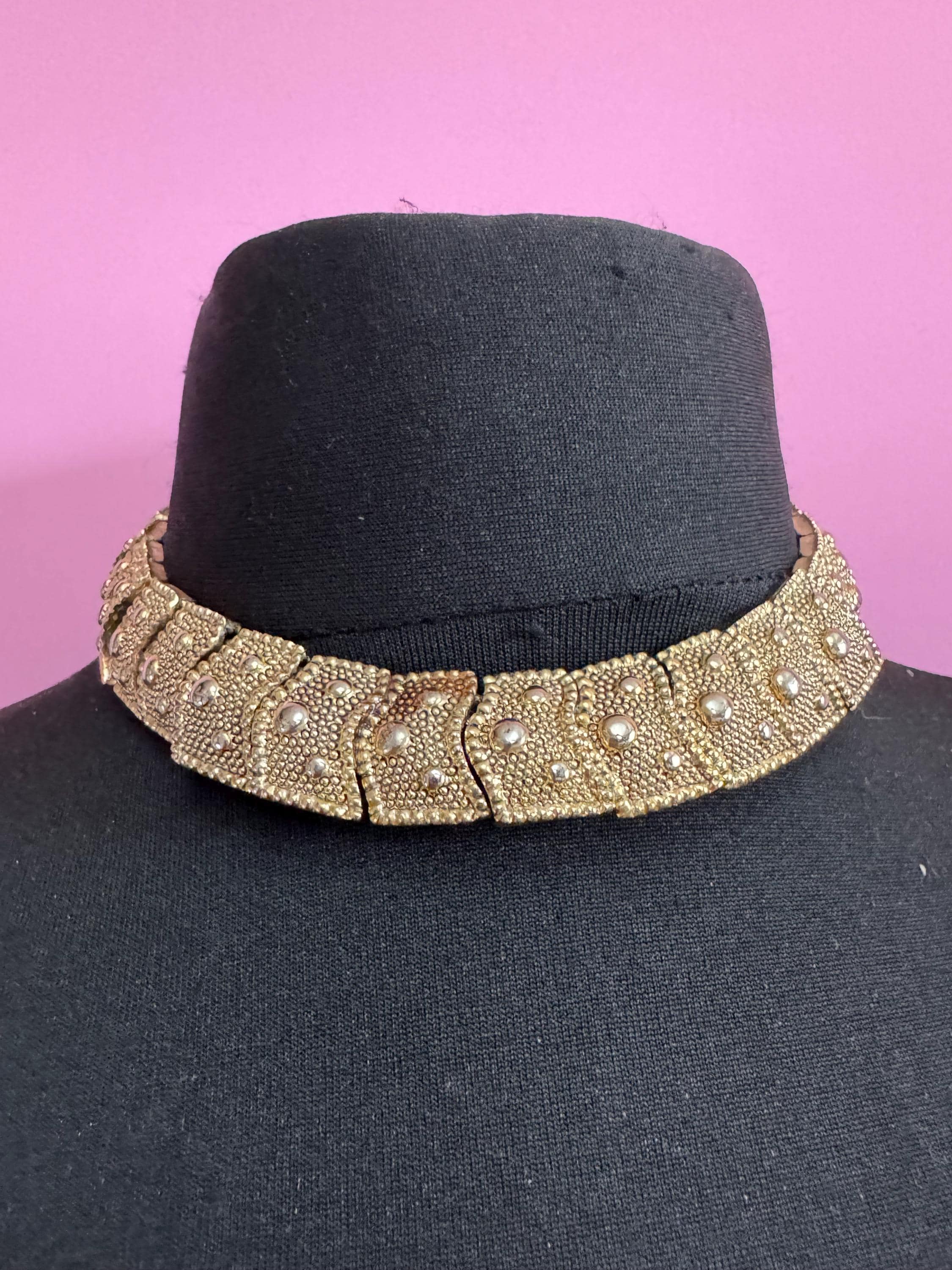 Vintage wide panel link choker necklace 42cm, gold tone brutalist