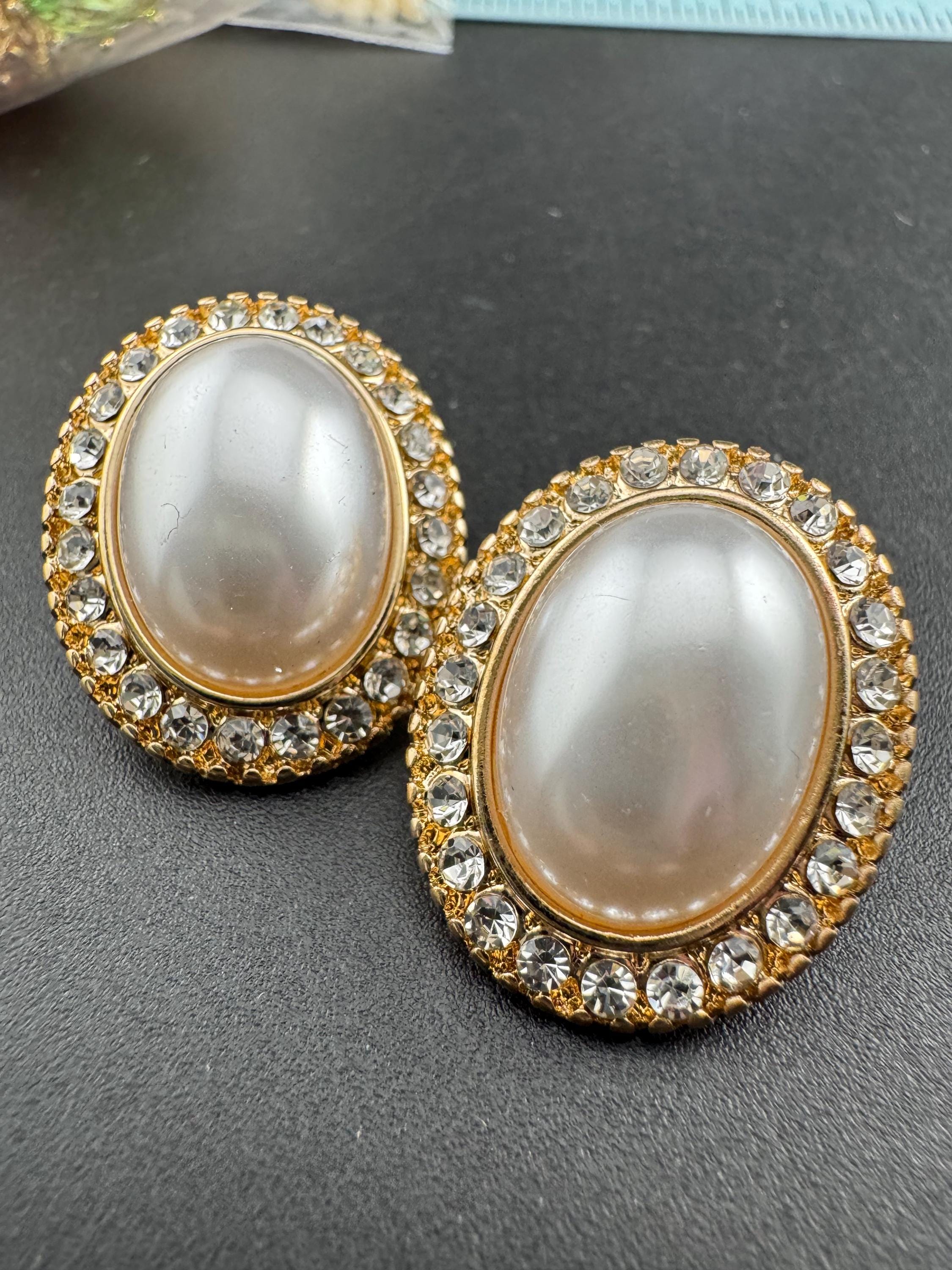 Classic Crystal and pearl oval stud earrings for pierced ears, 2.5cm y2K