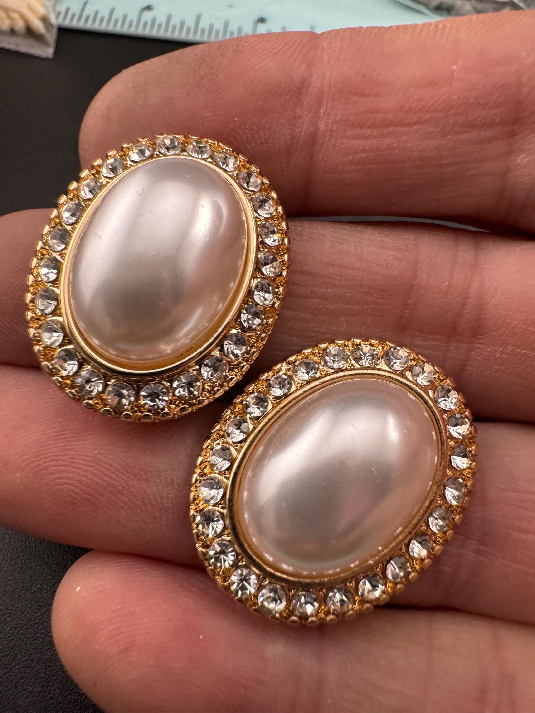 Classic Crystal and pearl oval stud earrings for pierced ears, 2.5cm y2K