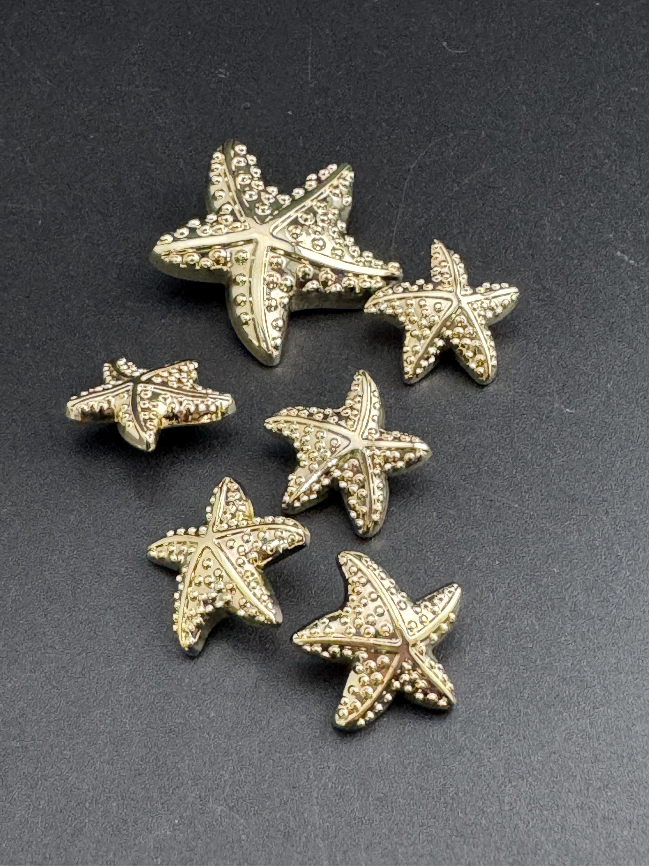 Pack of 5 23mm gold starfish buttons, metal nautical