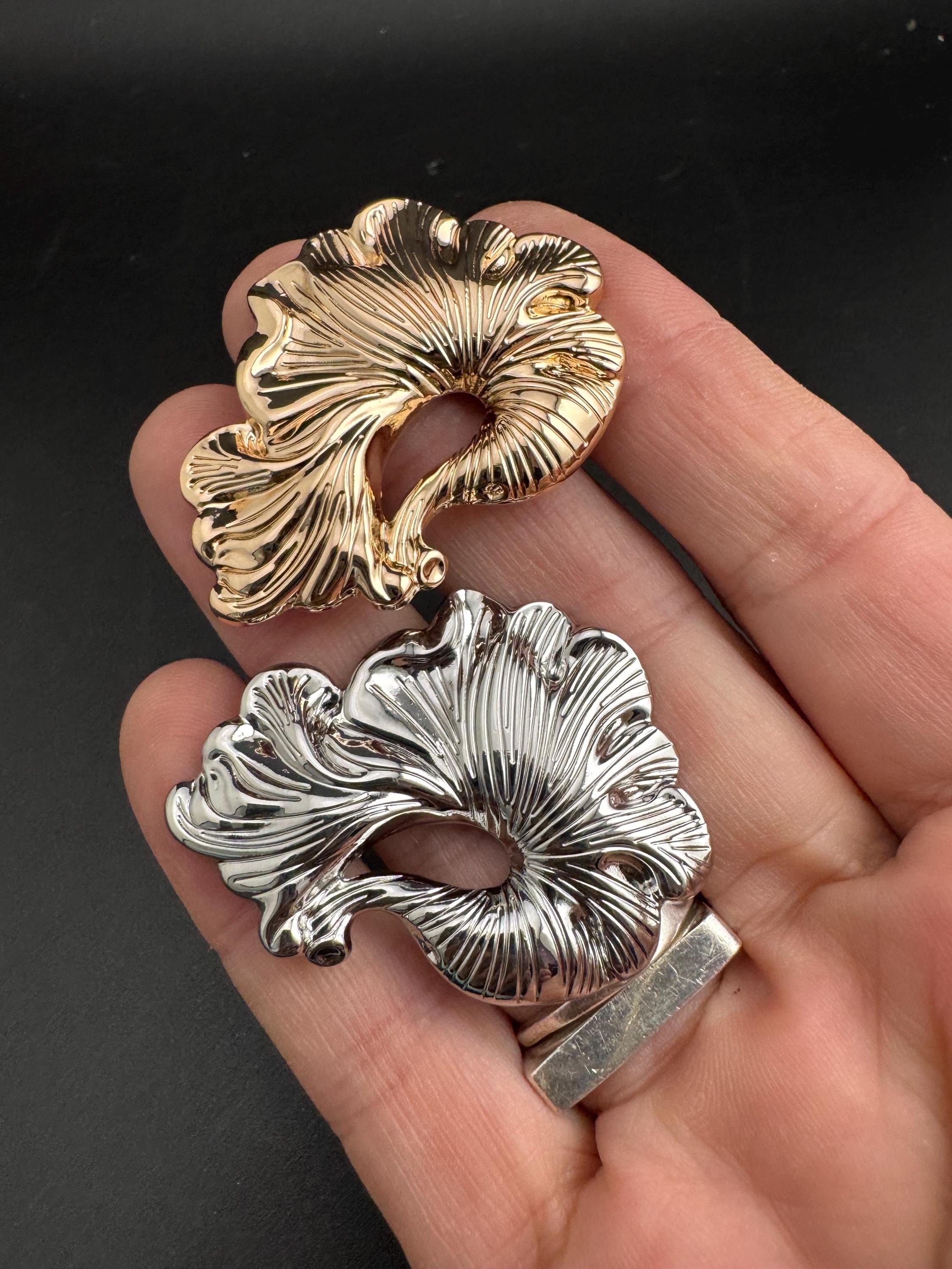 Oversized gold feature button 44mm, one piece double shank