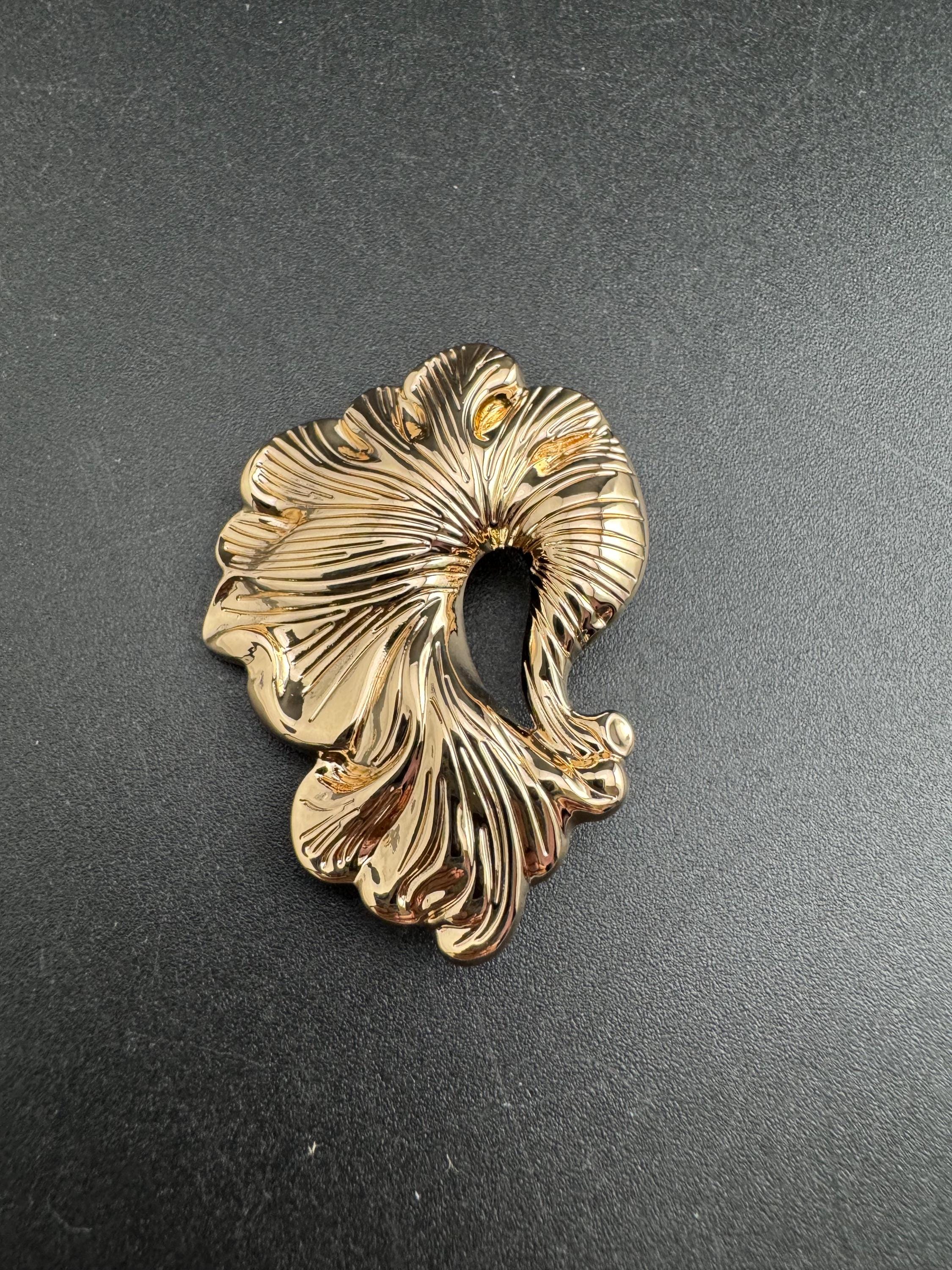 Oversized gold feature button 44mm, one piece double shank