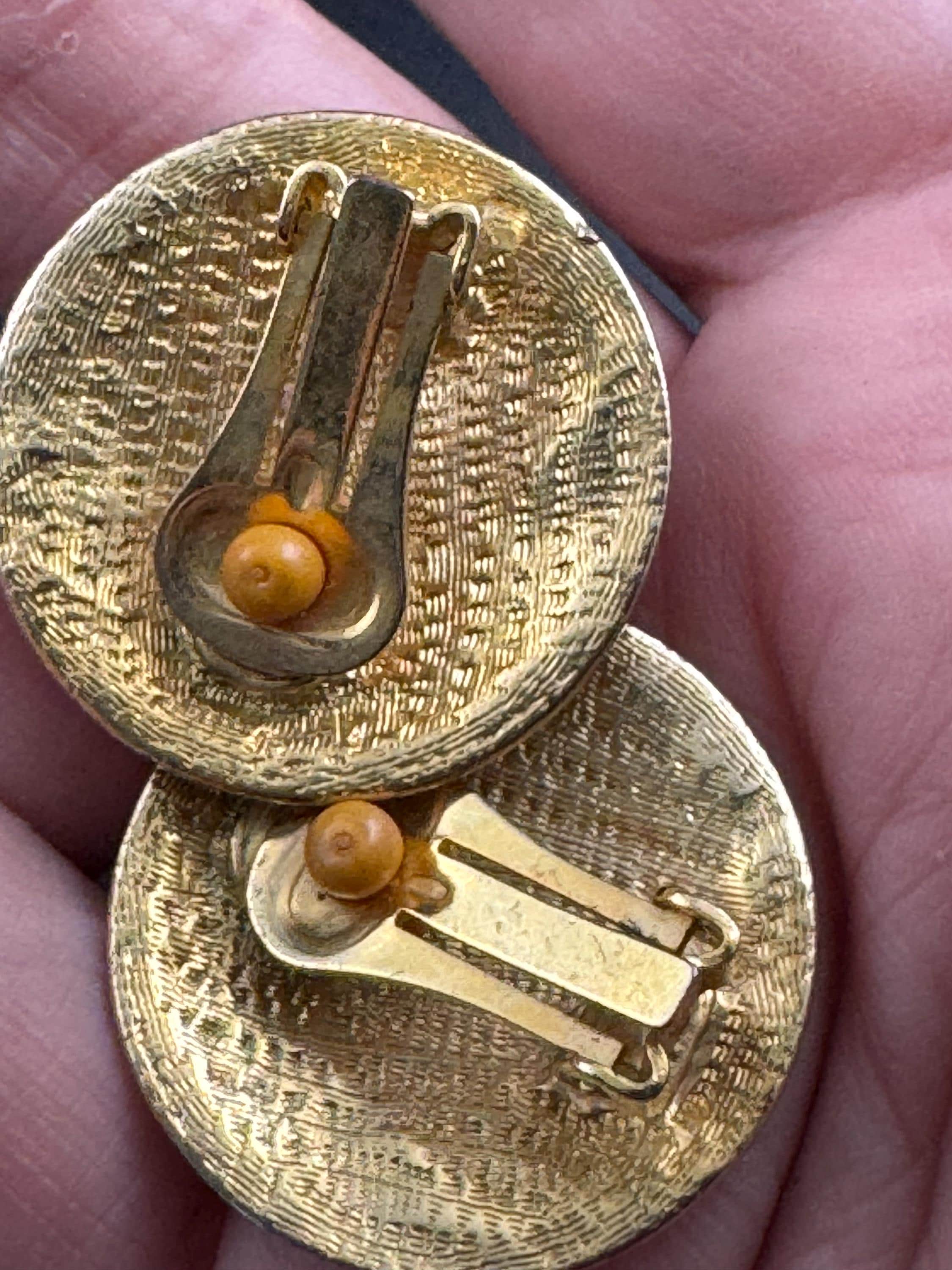 Vintage brown and tan enamel disc clip on earrings, gold tone 2.5cm