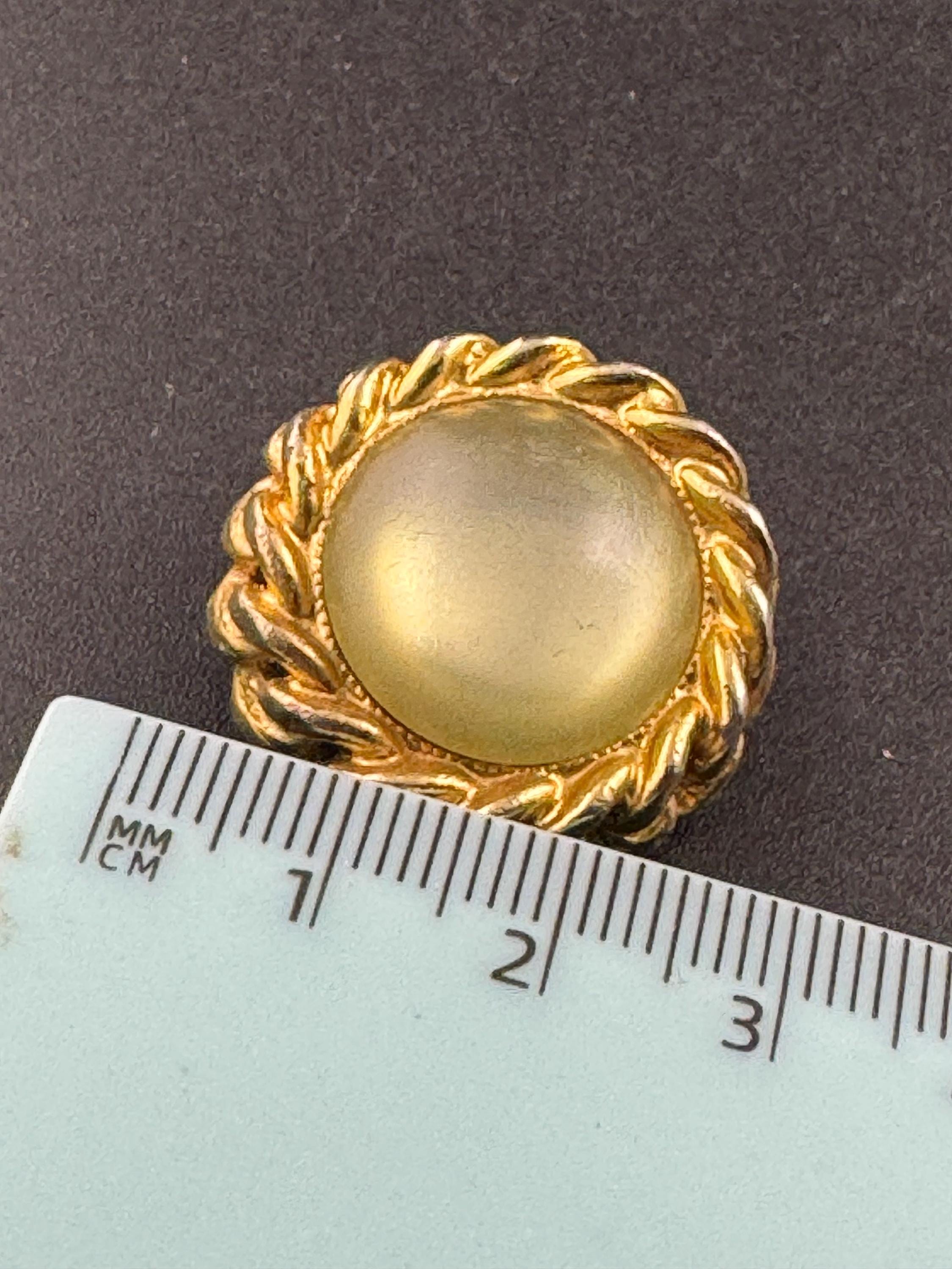 Vintage Chain link rope edge round light green acrylic dome clip on earrings