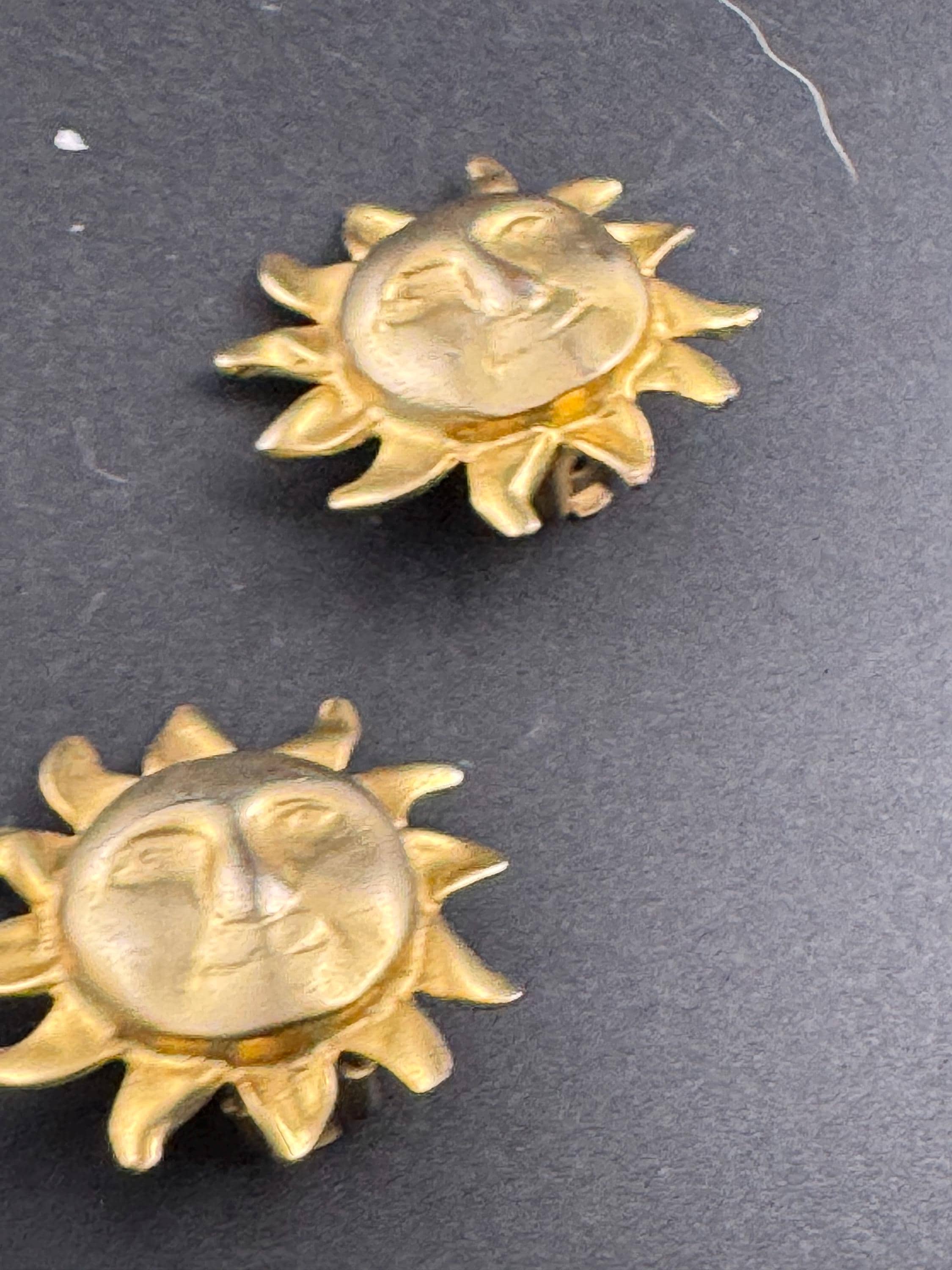 Matte Gold Tone sun face Clip On Earrings: studs