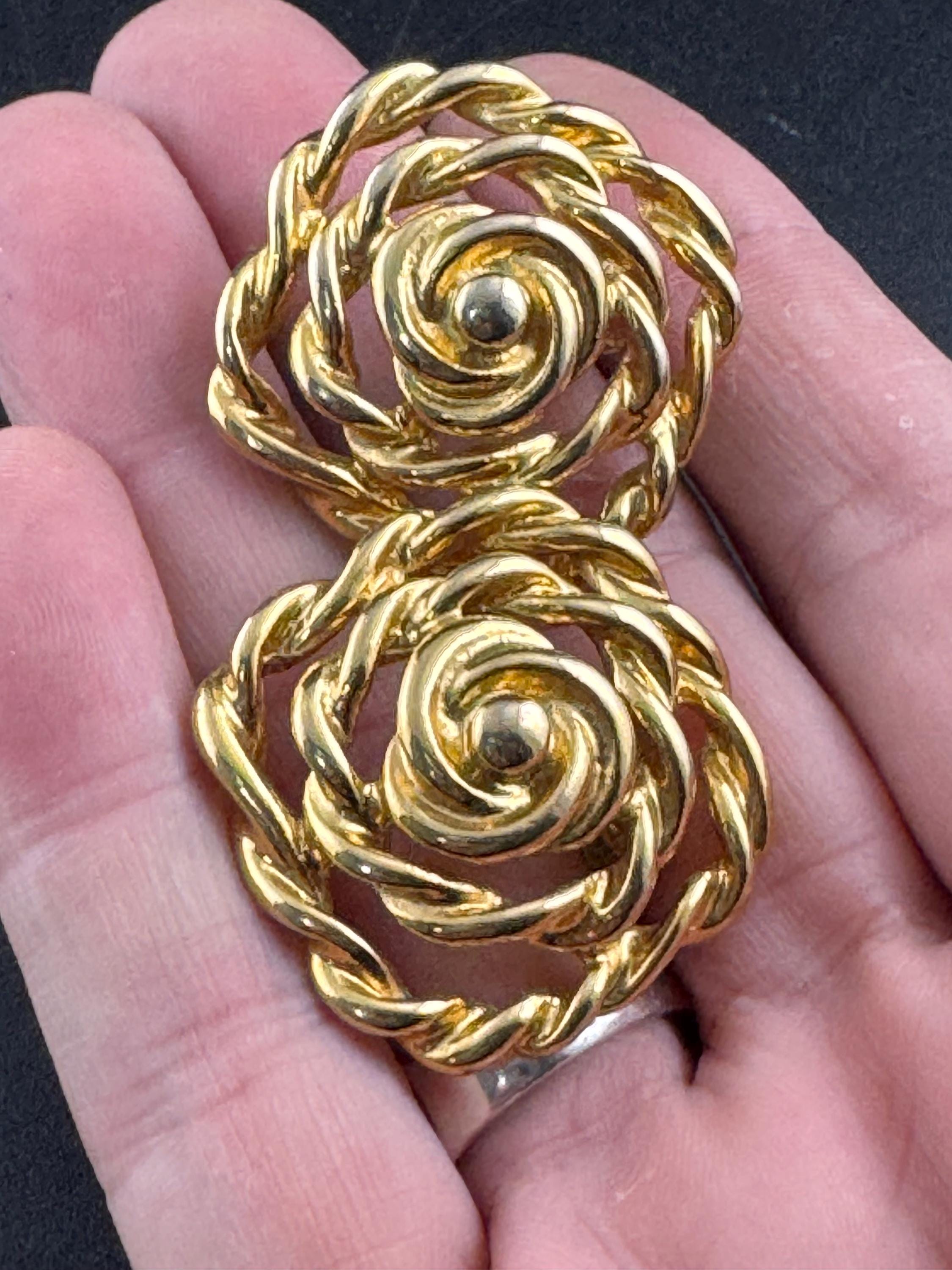 Vintage gold tone rope twist swirl  stud earrings for pierced ears