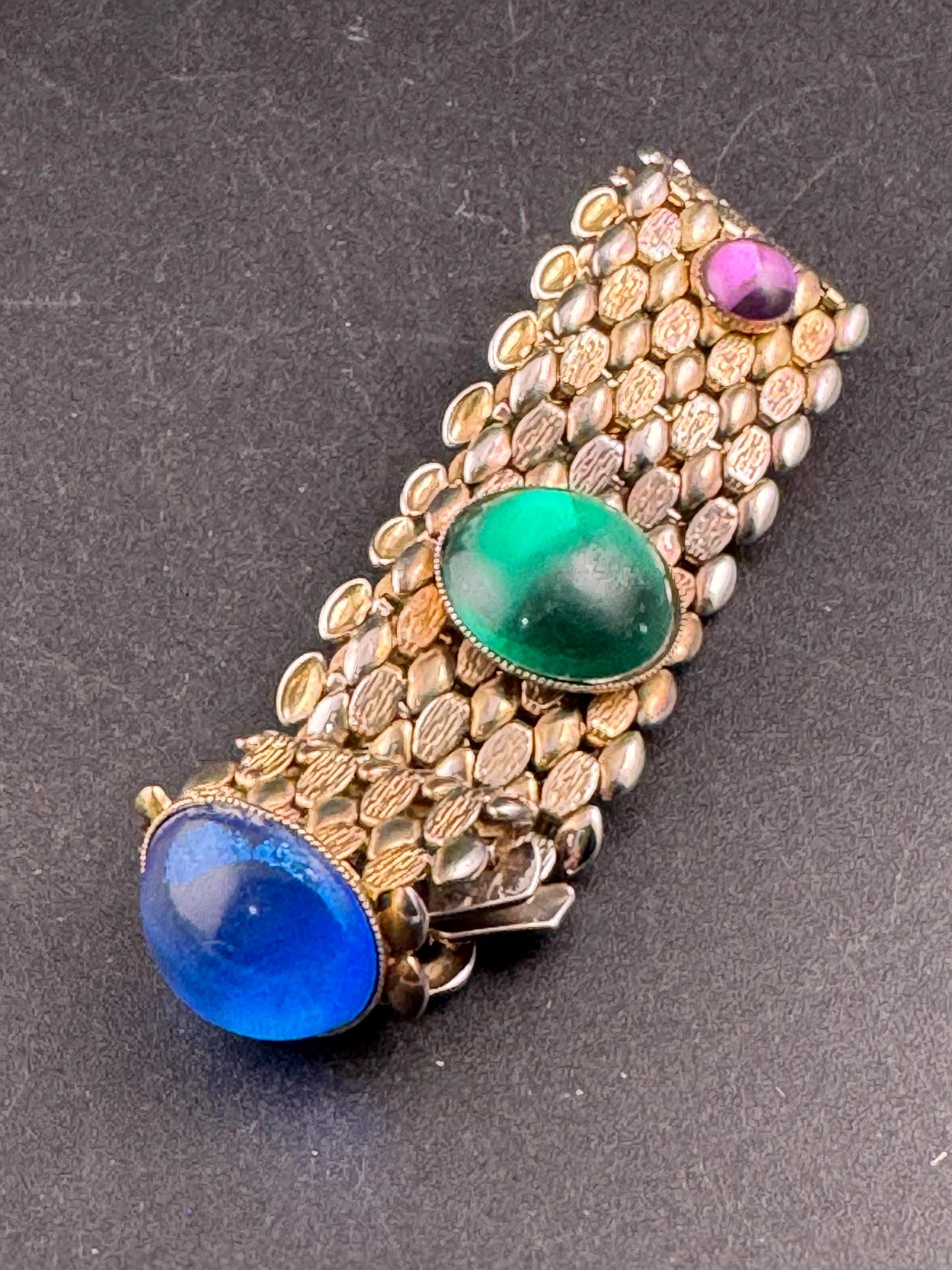 Red green blue purple cabochon gold tone wide panther link chain bracelet