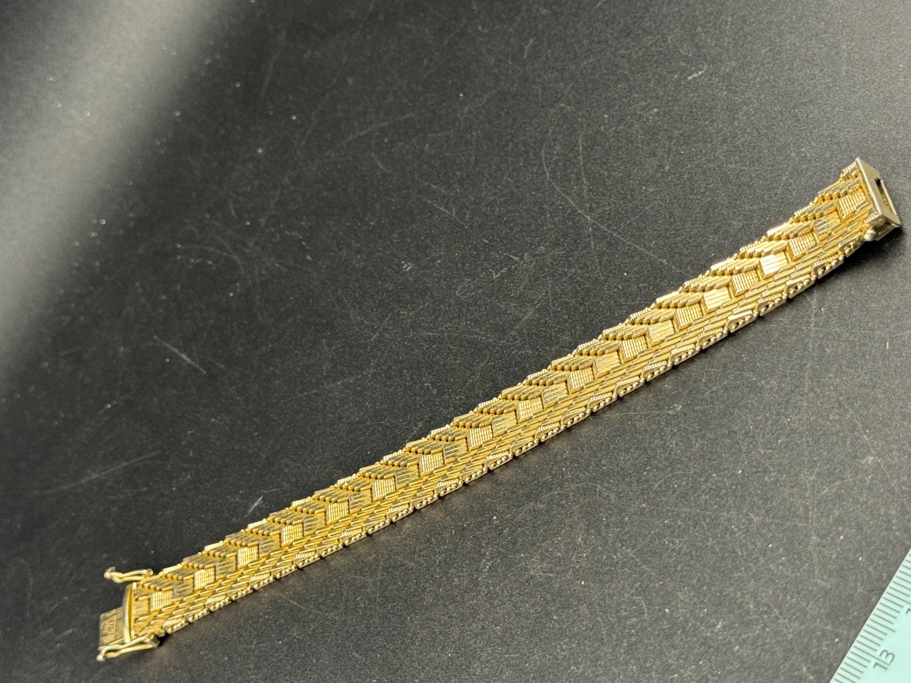 1970s Italian woven mesh gold plated textured flat bracelet