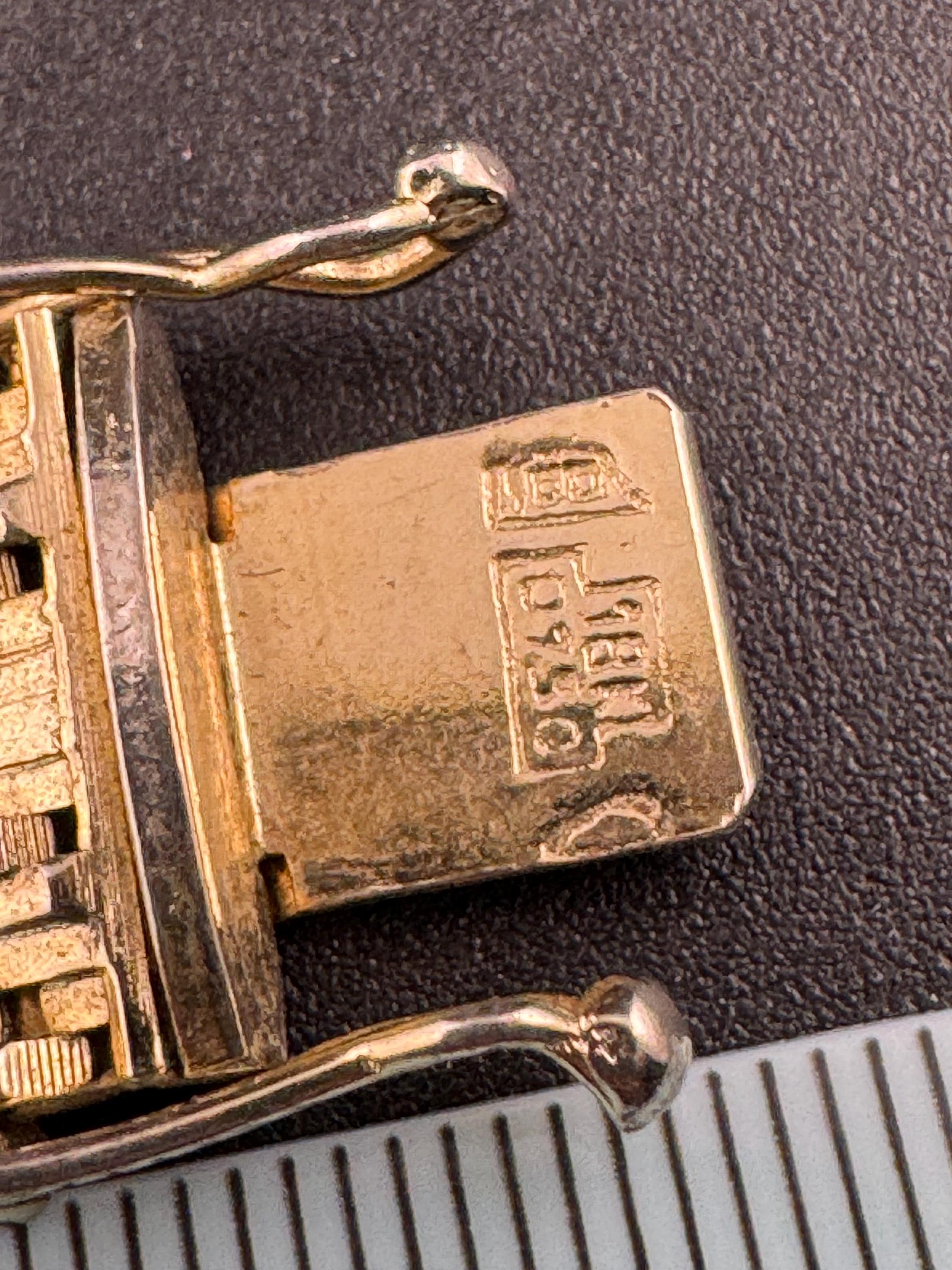 1970s Italian woven mesh gold plated textured flat bracelet