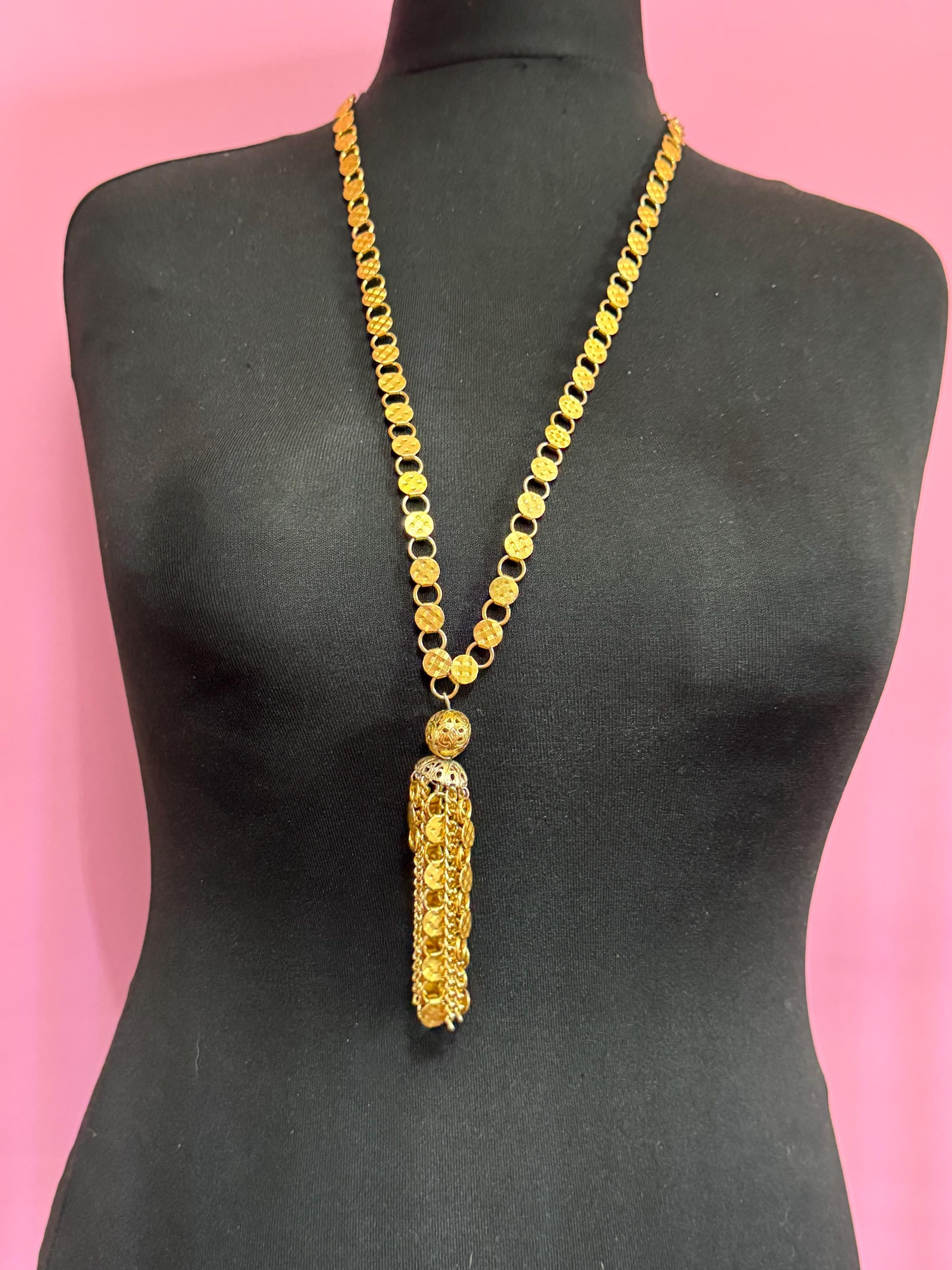 Vintage 1960s gold tone mesh chain tassel necklace