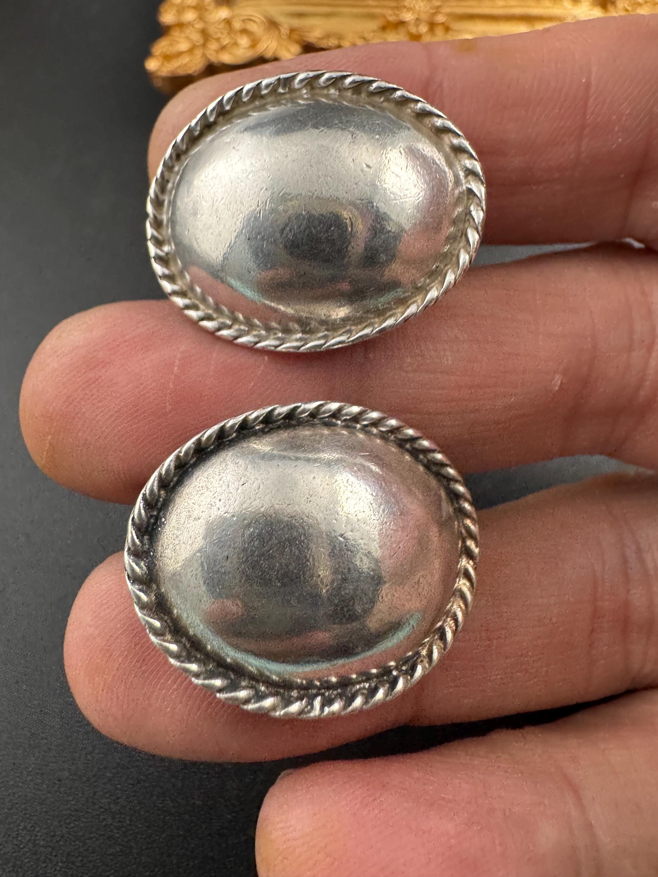 Vintage oval domed clip on earrings, chunky 15.2 grams , tested 925 silver