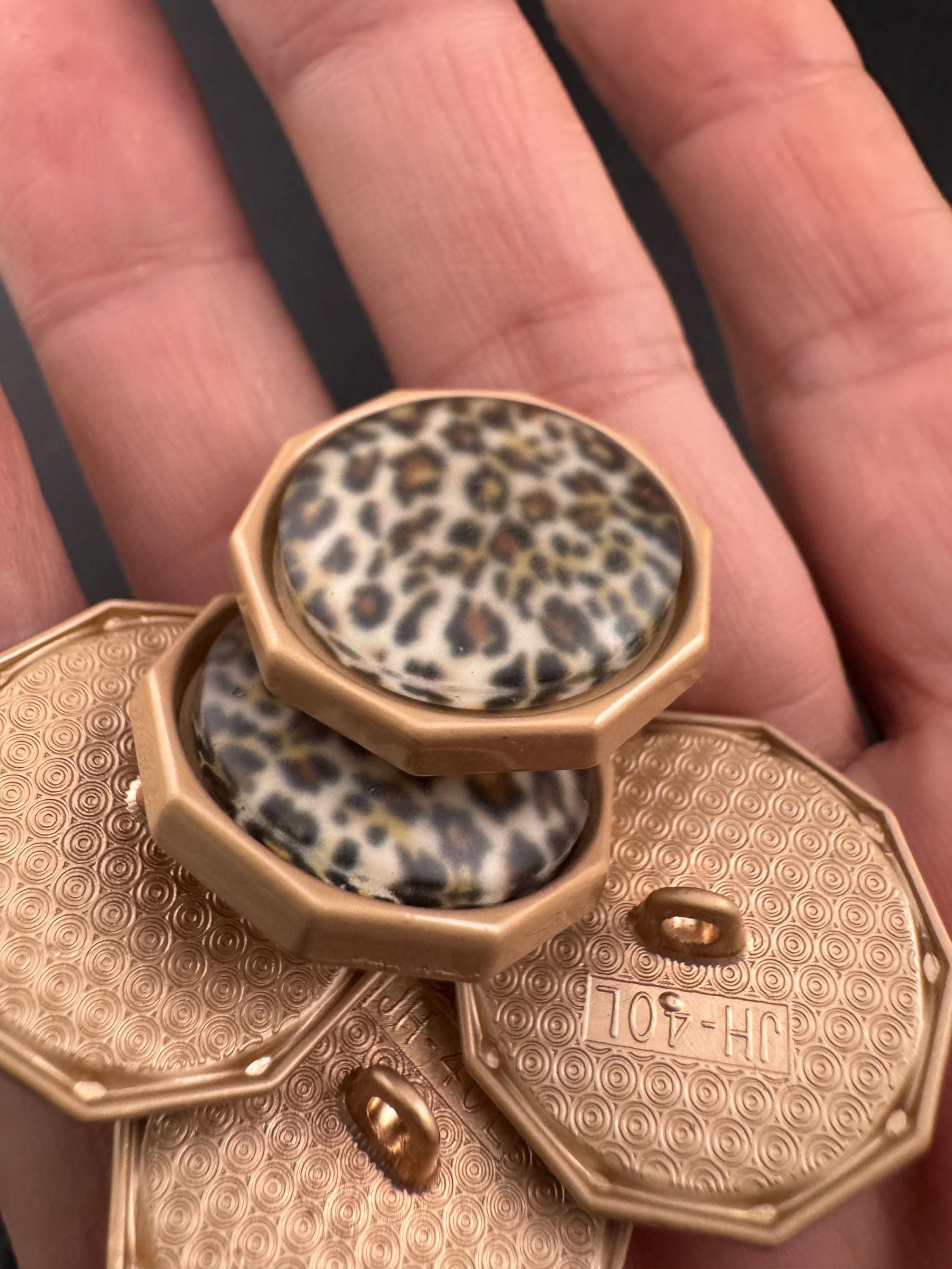25mm Leopard Print Buttons. Matte Gold Acrylic & geo Metal (5 Piece)
