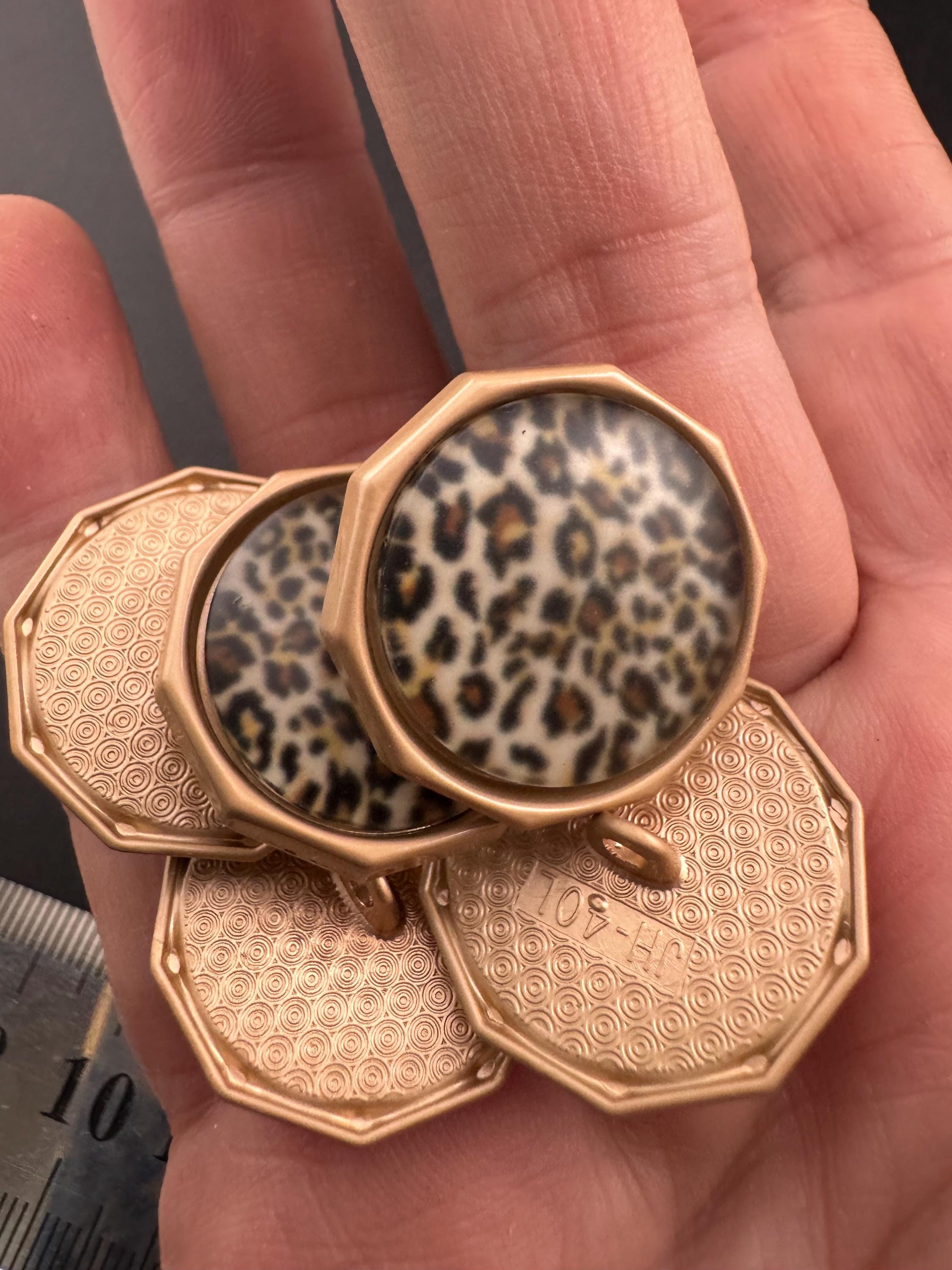 25mm Leopard Print Buttons. Matte Gold Acrylic & geo Metal (5 Piece)