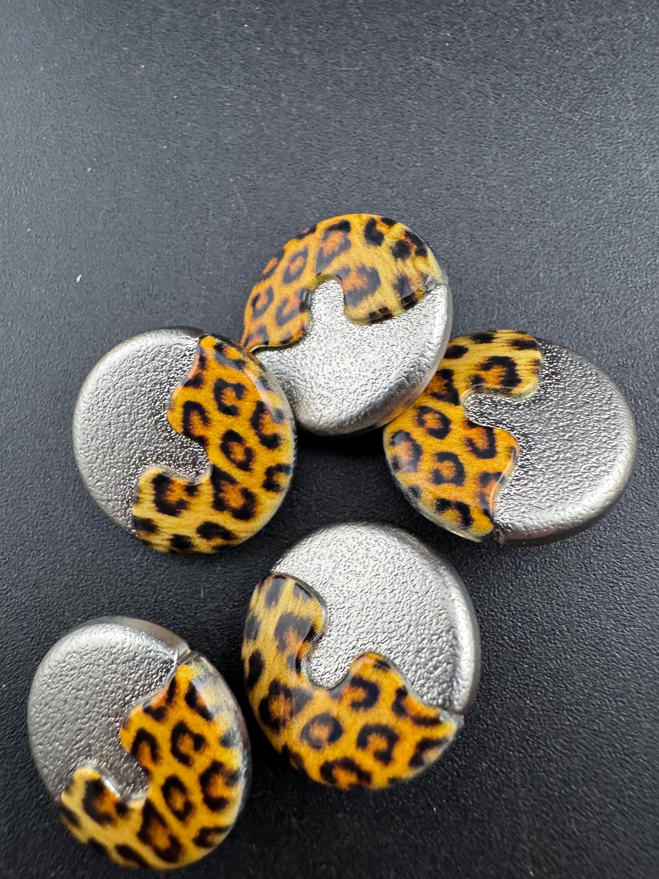 18mm leopard print buttons,  silver metal and brown acrylic ( Set of 5)