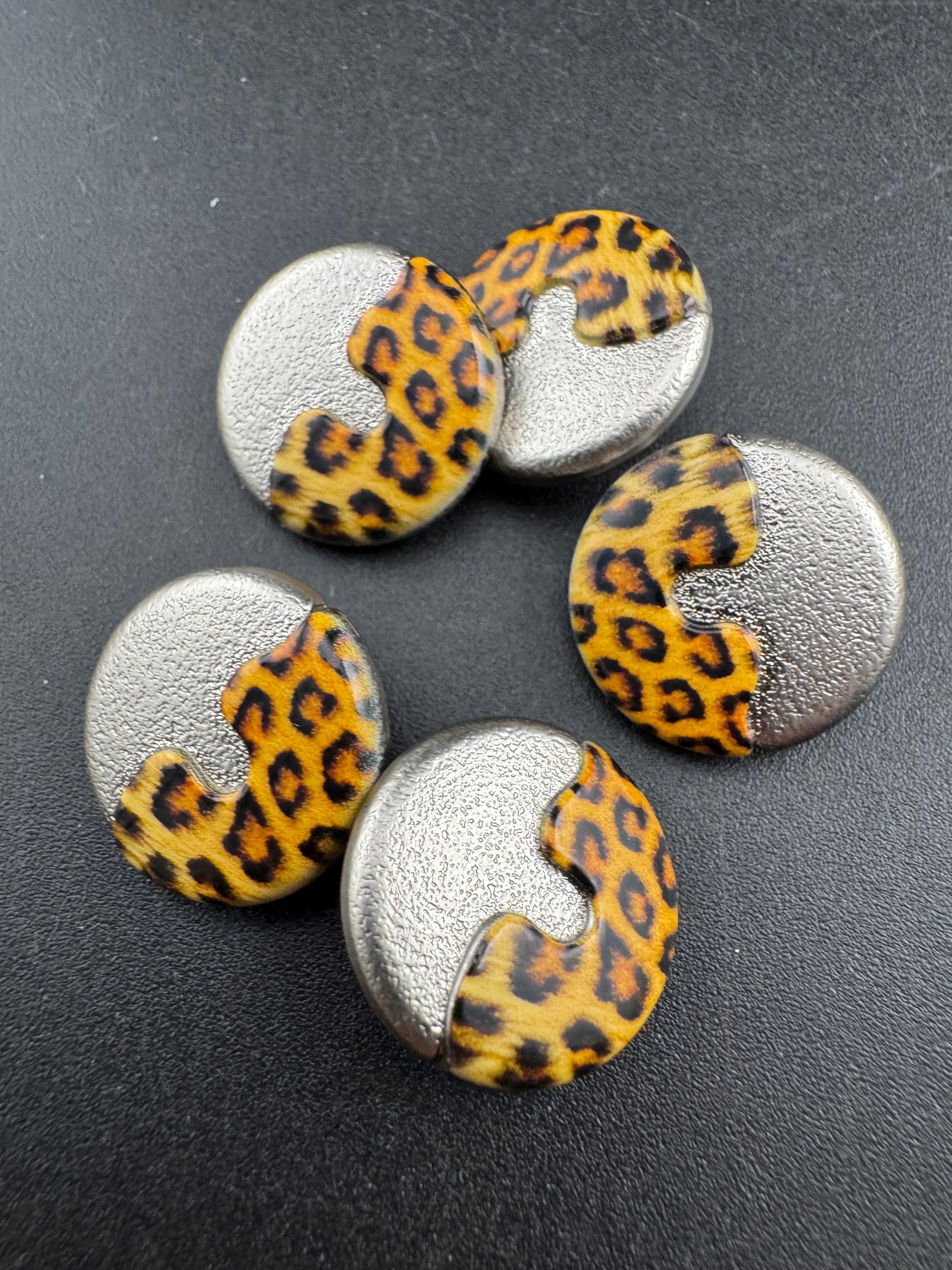 18mm leopard print buttons,  silver metal and brown acrylic ( Set of 5)