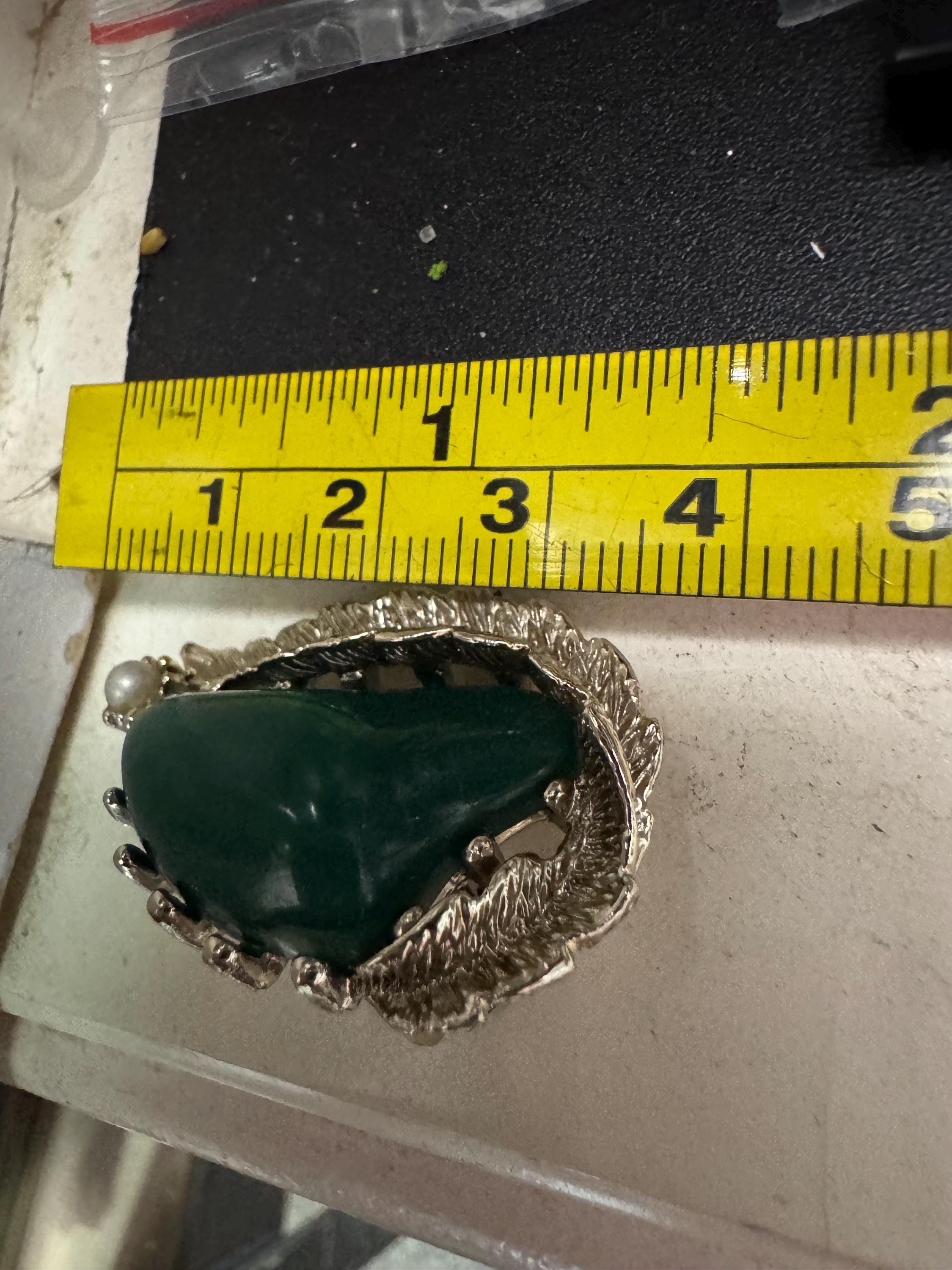 Vintage 1950s green lucite plastic Clip On Earrings with seed pearl