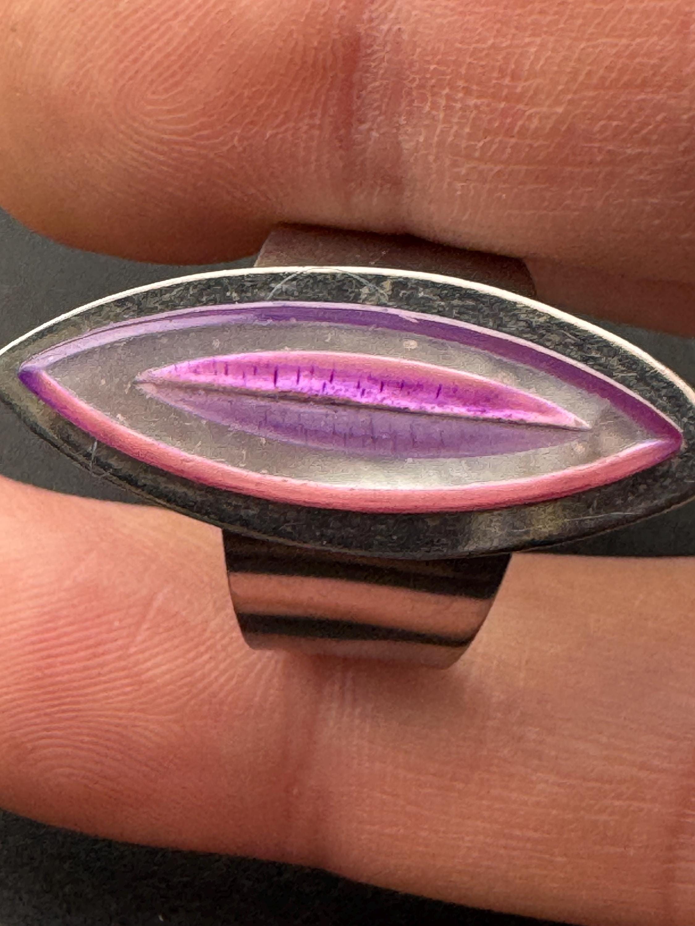 1970s stainless steel adjustable ring, set with pink purple shell cabochon, vintage
