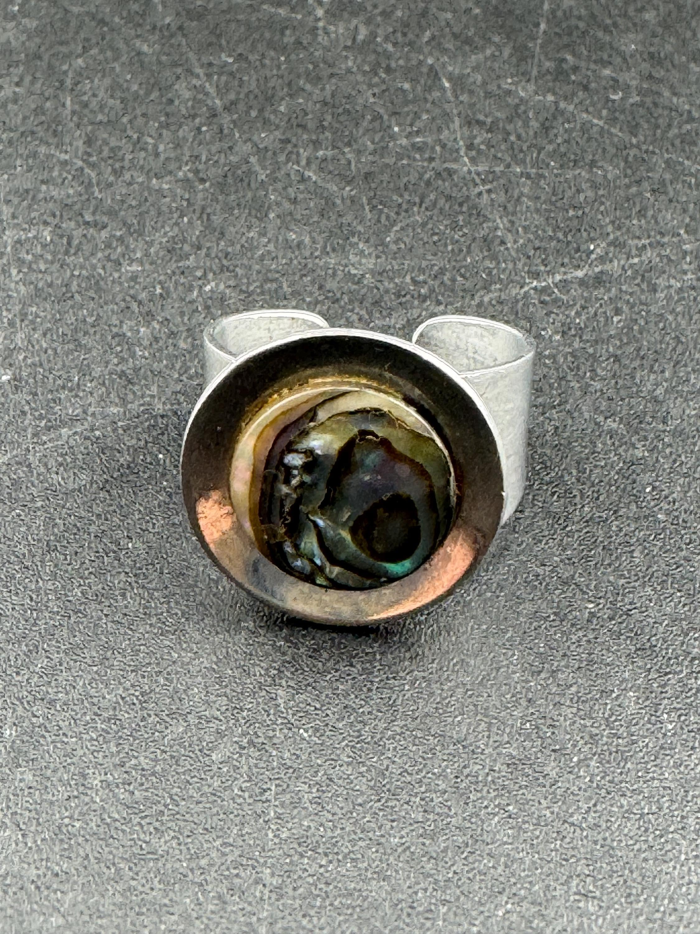 1970s round stainless steel adjustable ring, set with abalone shell, vintage