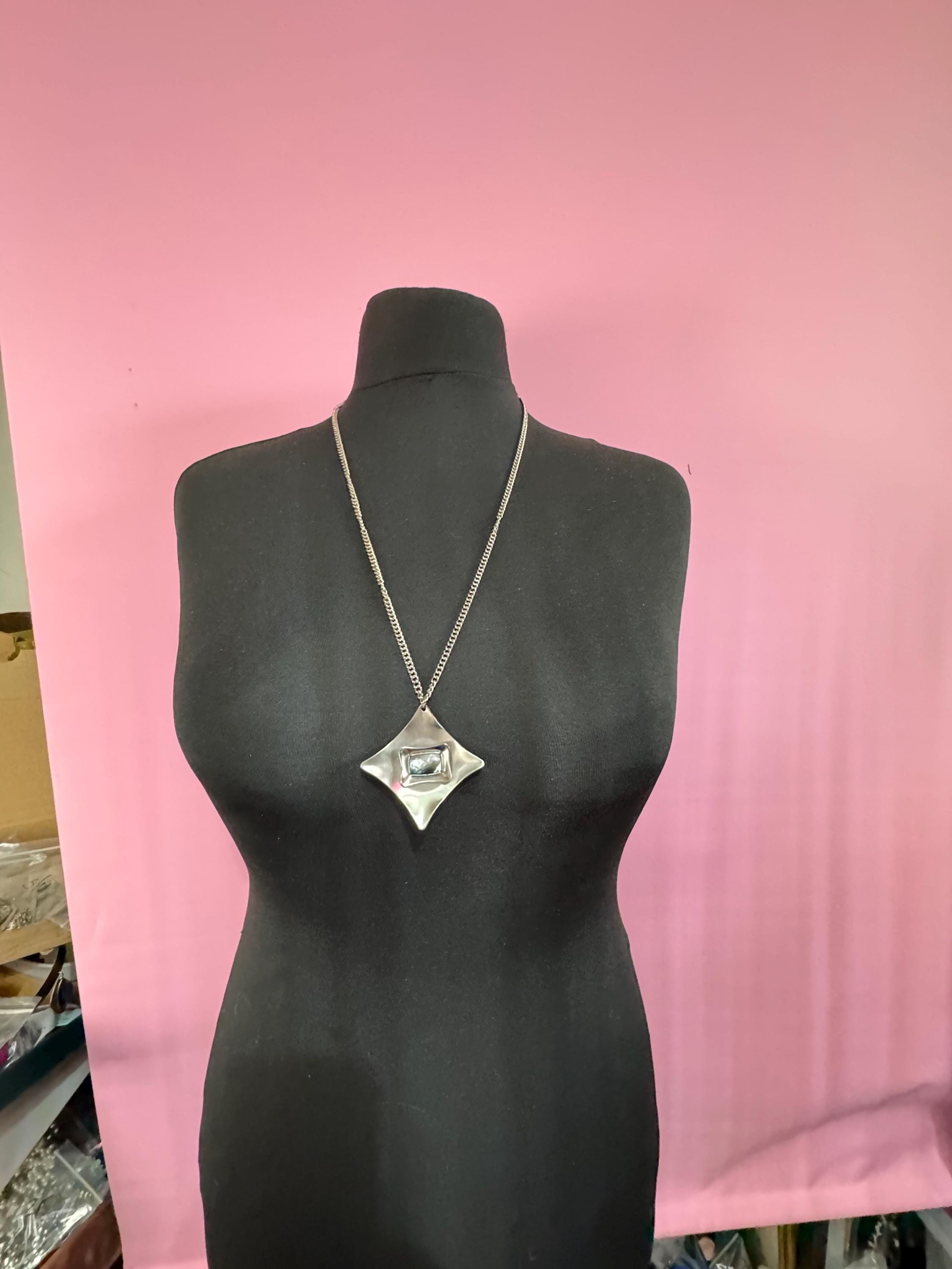 Signed Jason stainless steel grey shell cabochon pendant necklace, Vintage 1970s