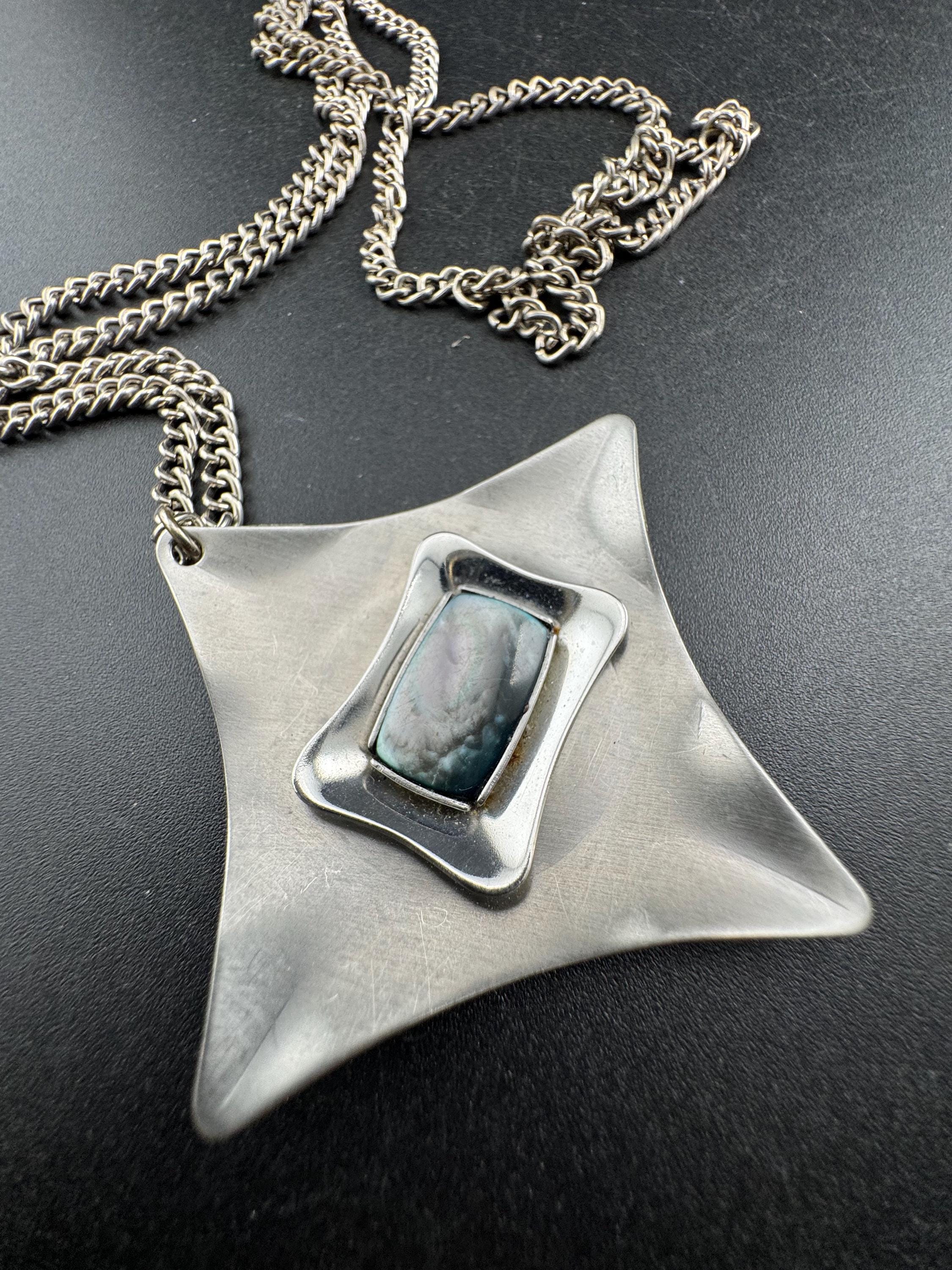 Signed Jason stainless steel grey shell cabochon pendant necklace, Vintage 1970s