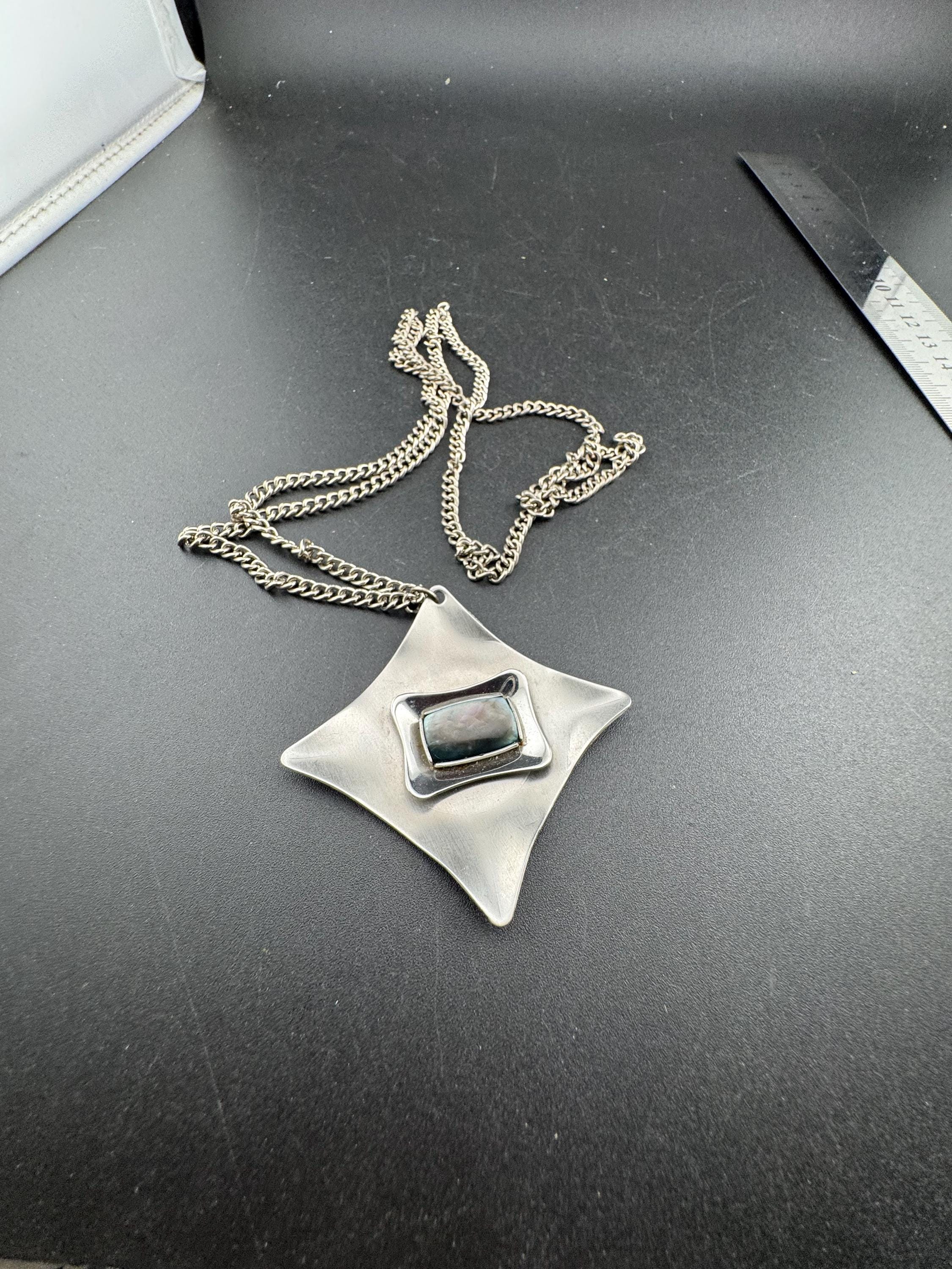 Signed Jason stainless steel grey shell cabochon pendant necklace, Vintage 1970s