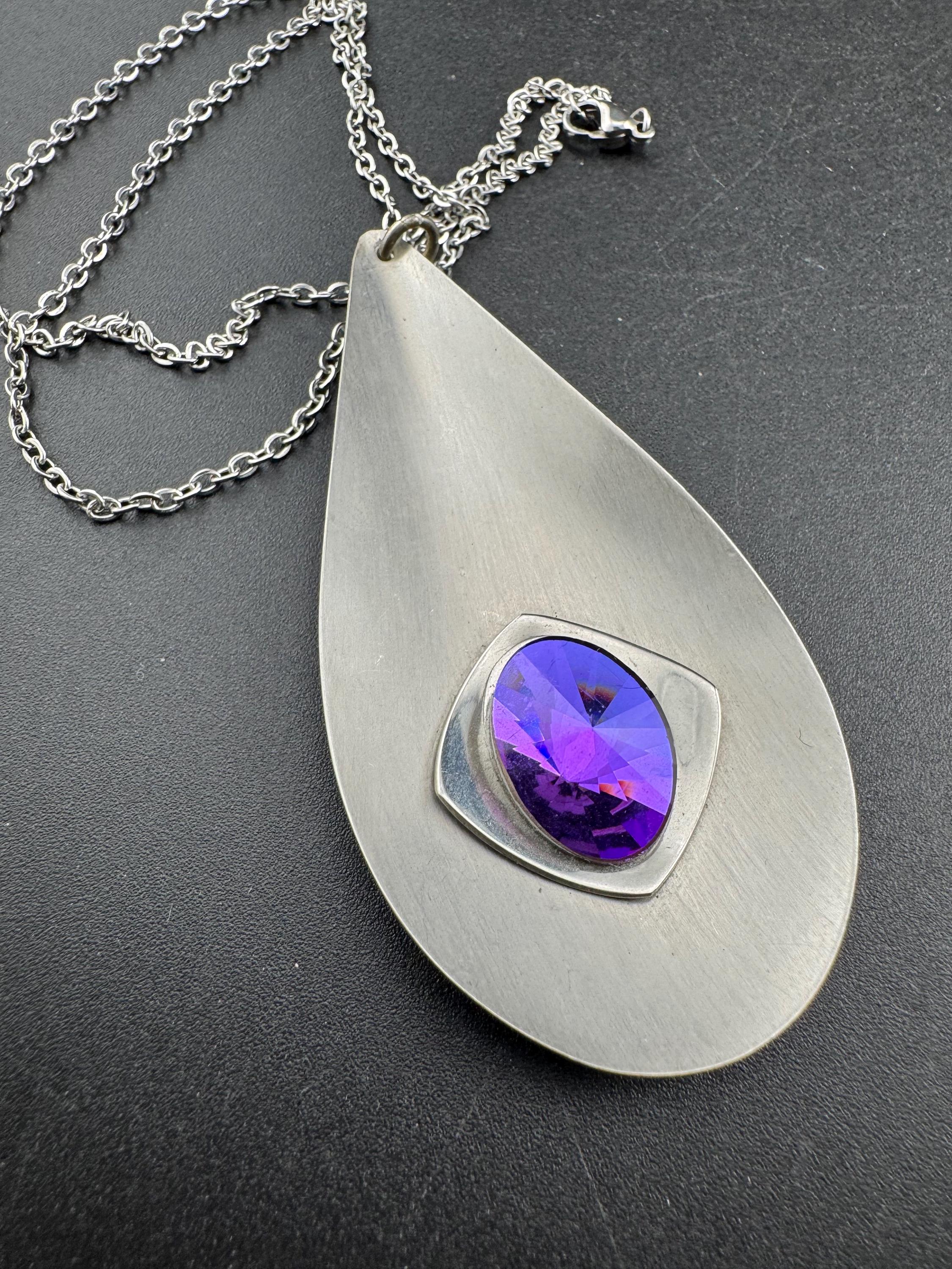 stainless steel purple Rivoli crystal pendant necklace, Vintage 1970s