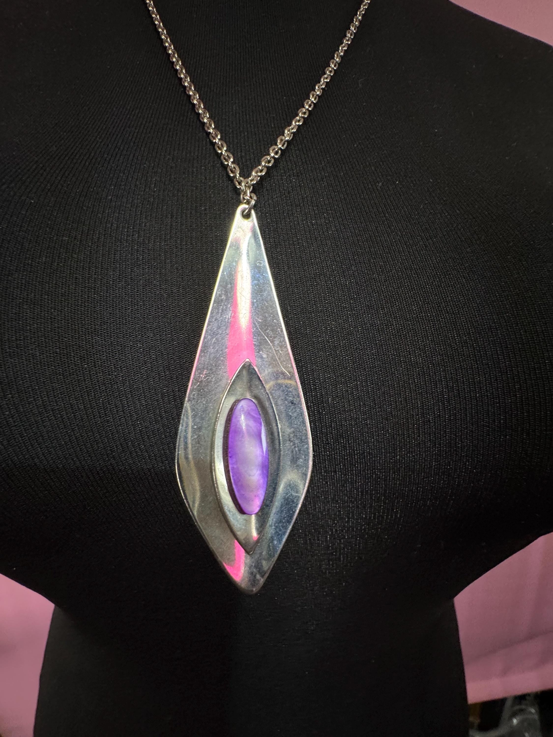 Signed stainless steel purple shell cabochon pendant necklace, Vintage 1970s