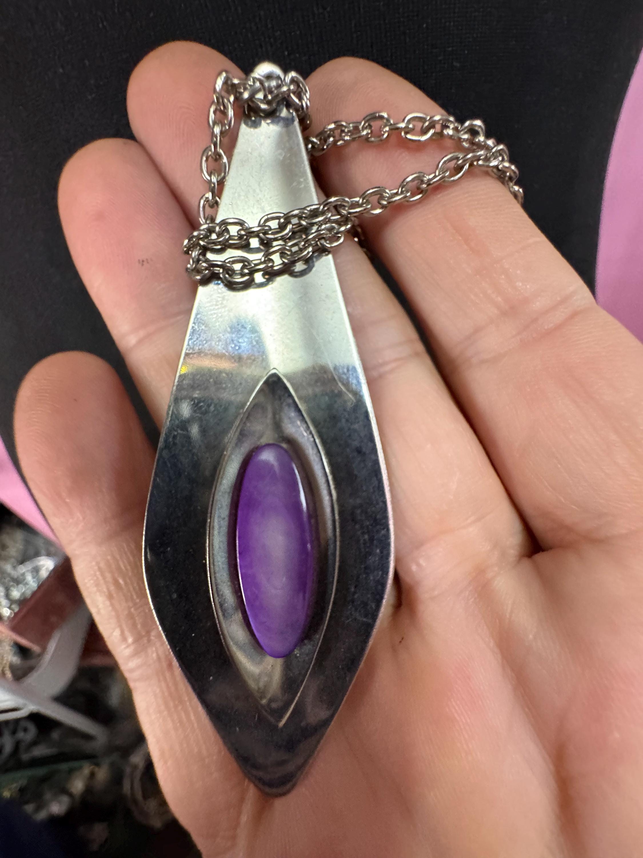 Signed stainless steel purple shell cabochon pendant necklace, Vintage 1970s