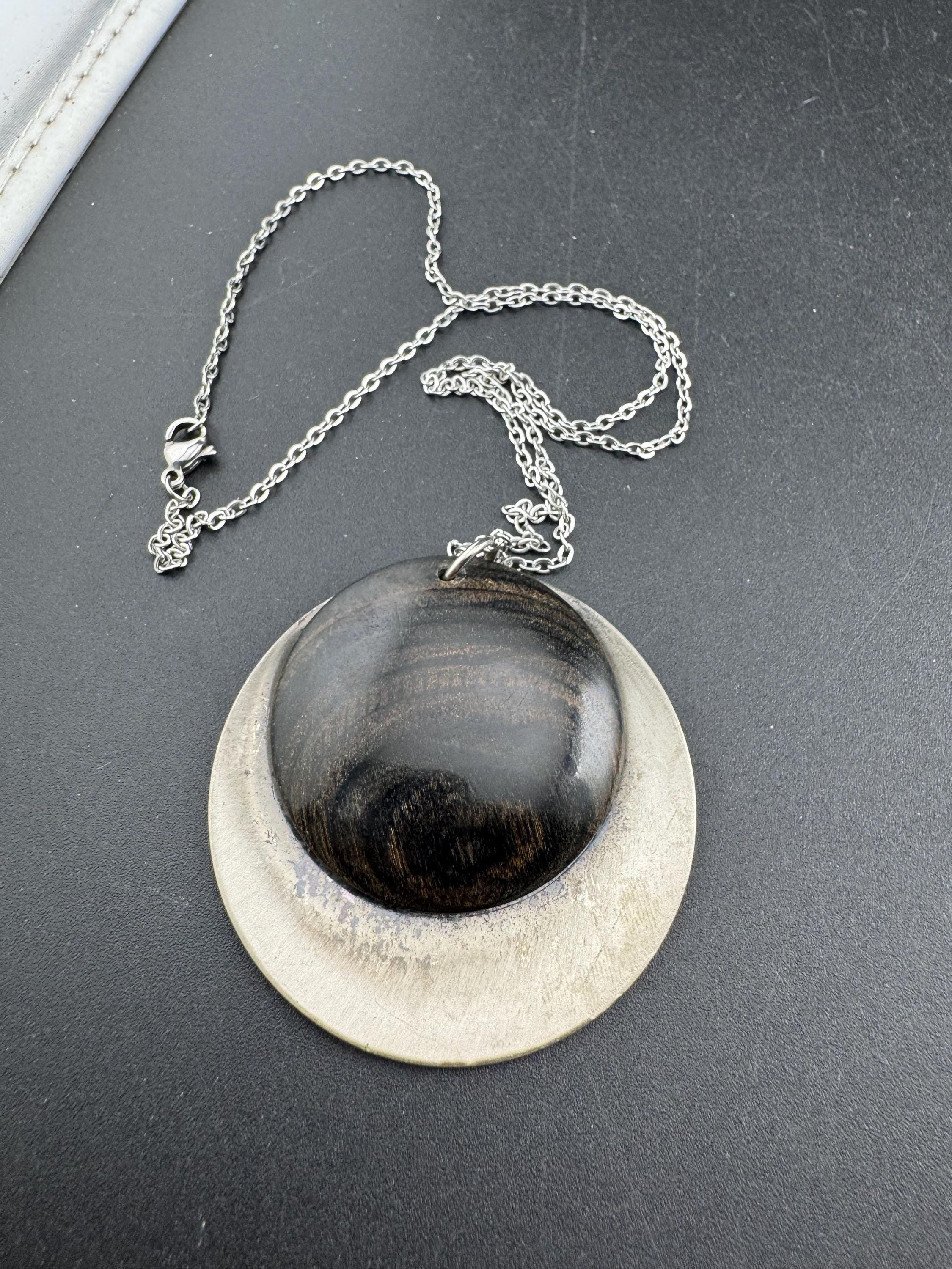 Signed Sheffield stainless brown wooden pendant necklace, Vintage 1970s