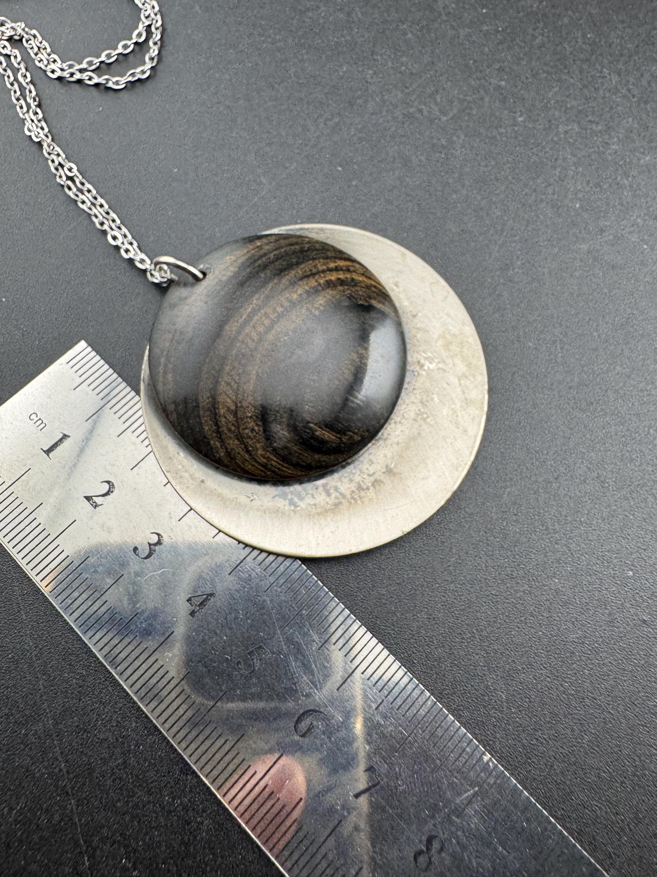 Signed Sheffield stainless brown wooden pendant necklace, Vintage 1970s