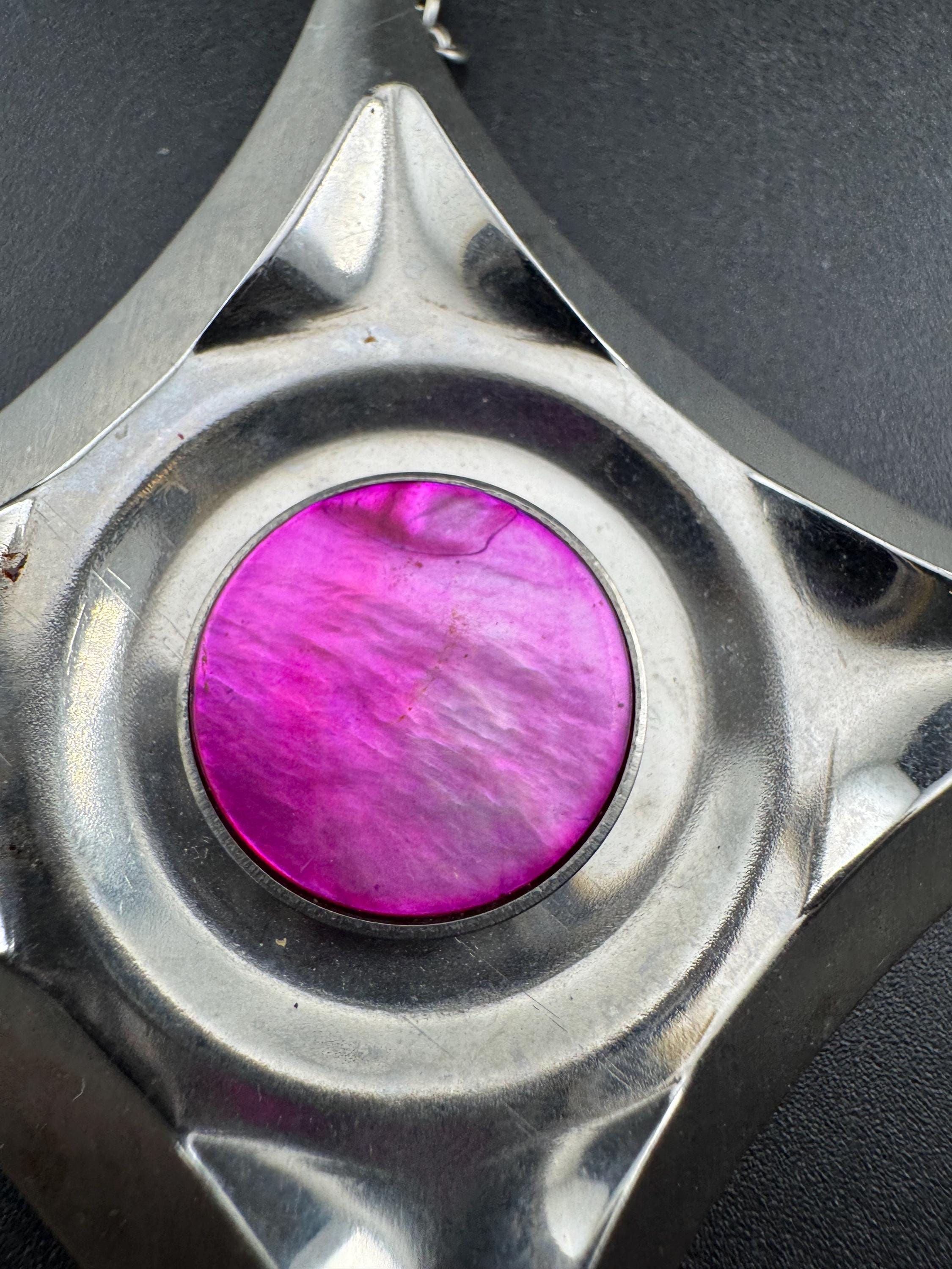 Oversized stainless steel star pendant necklace, bright pink shell cabochon Vintage 1970s