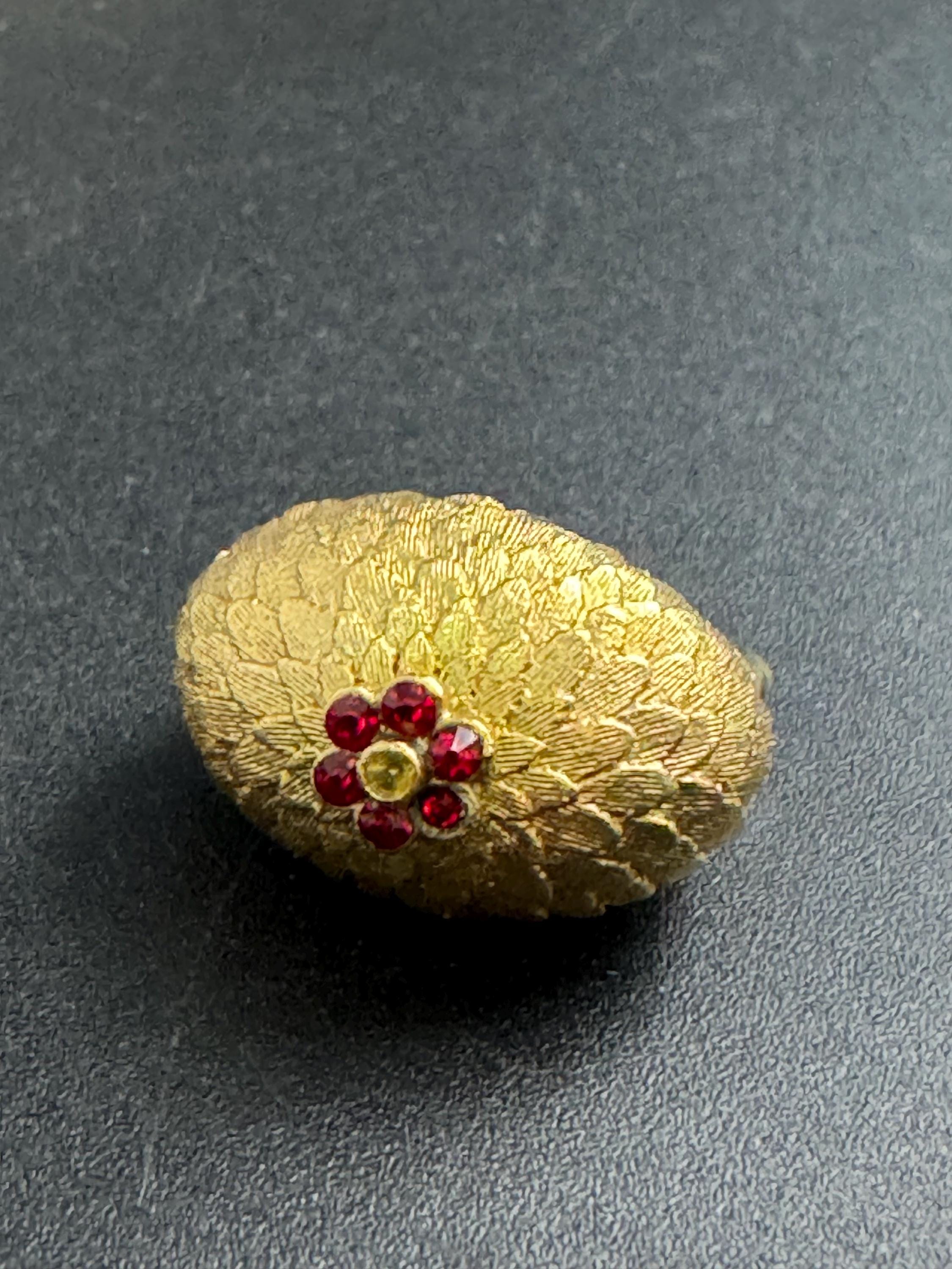 Signed VENDOME Gold and Ruby rhinestone dress ring