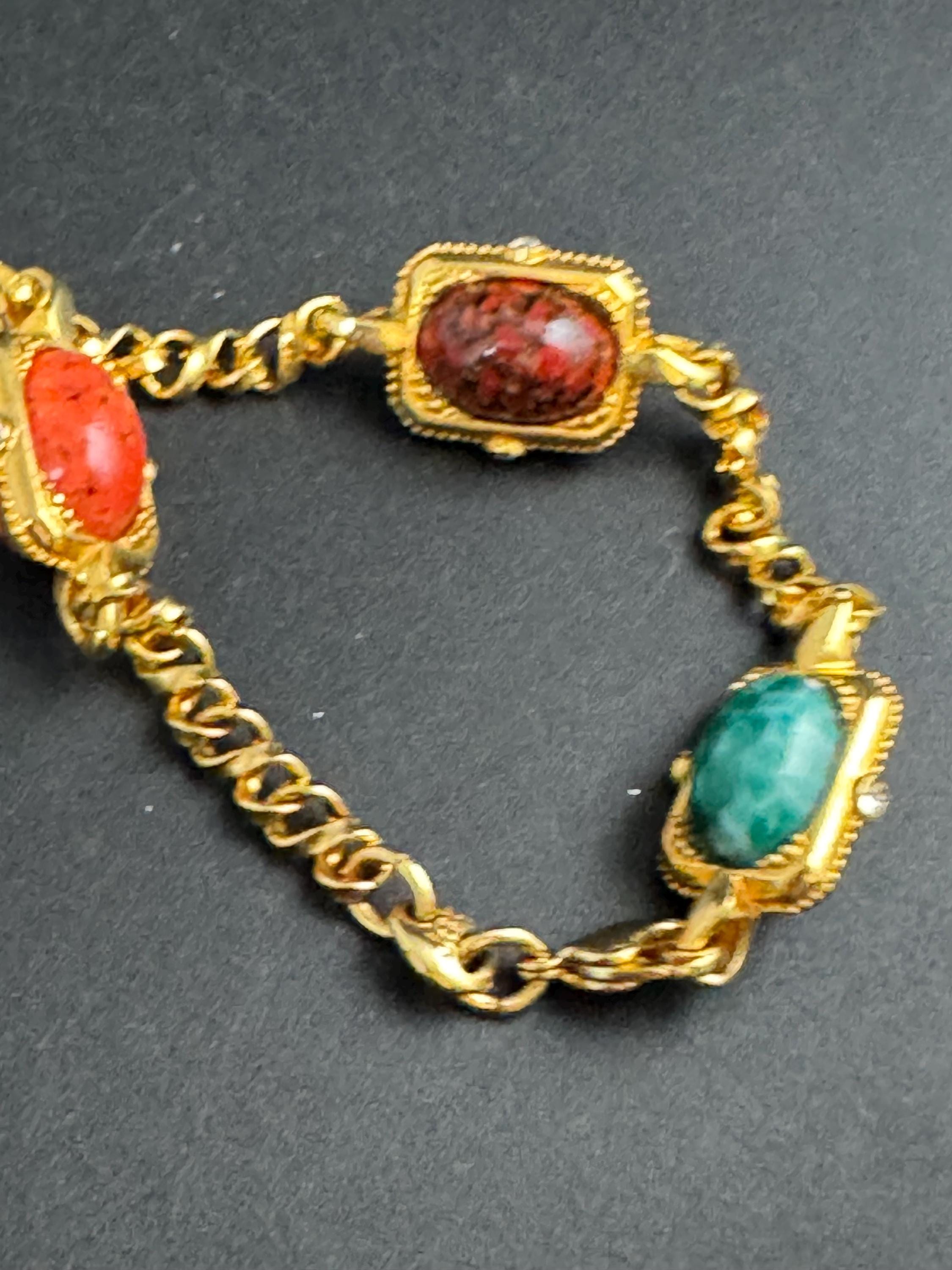 JBK Jacqueline Kennedy Peking glass cabochon Bracelet, vintage gold tone
