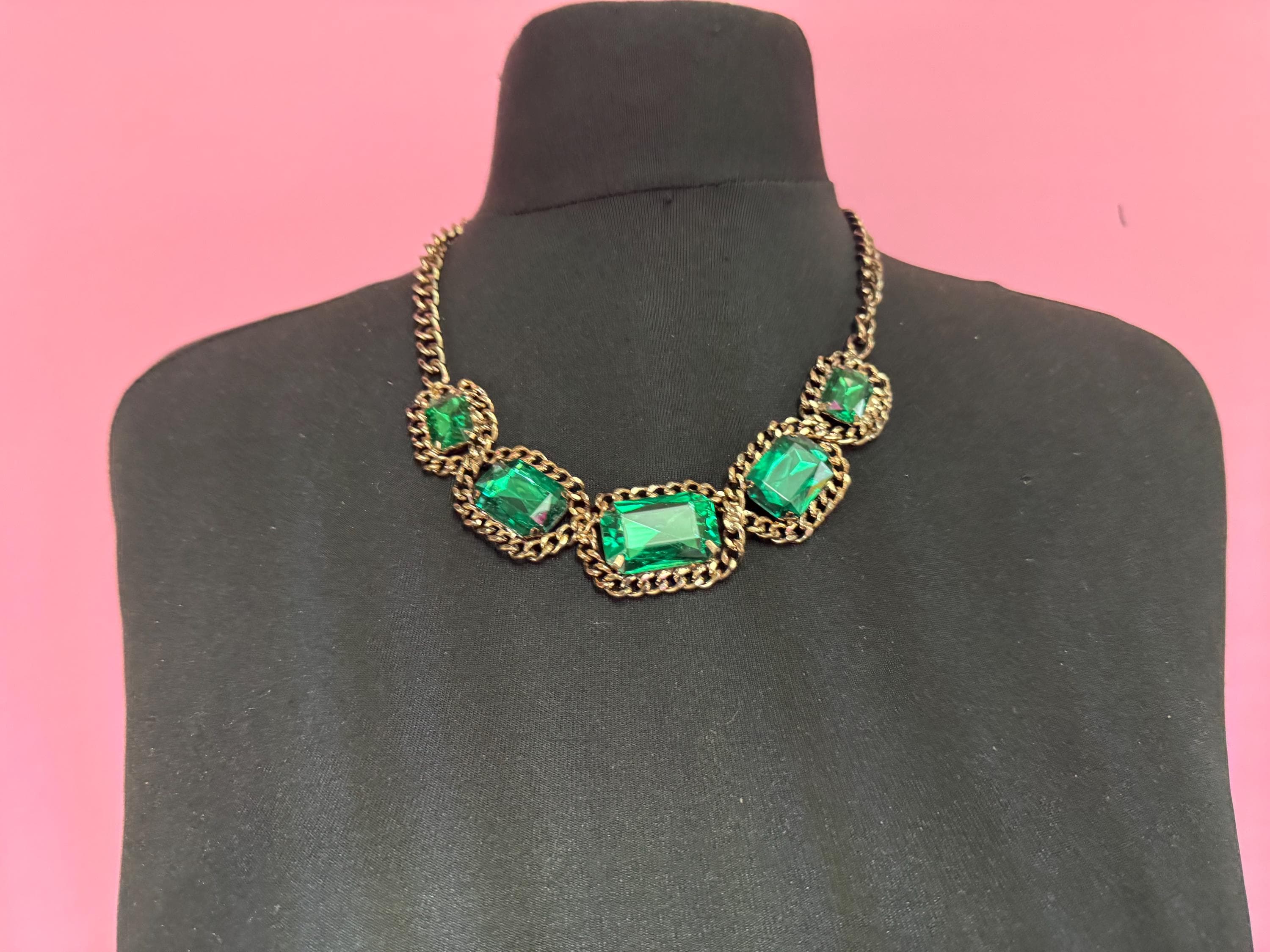 emerald green rhinestone necklace, retro acrylic diamanté stones