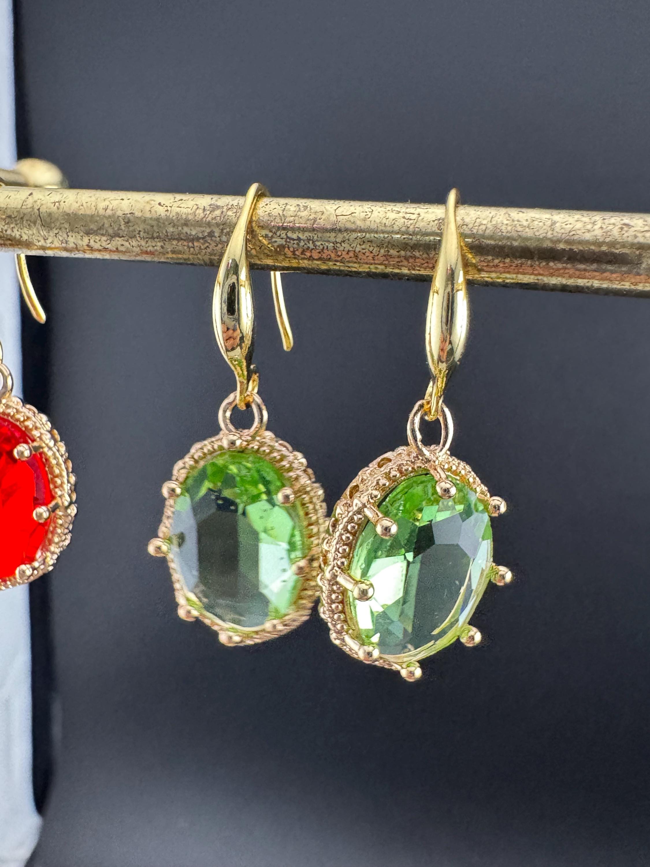 Light green oval glass drop earrings, 18k gold plated