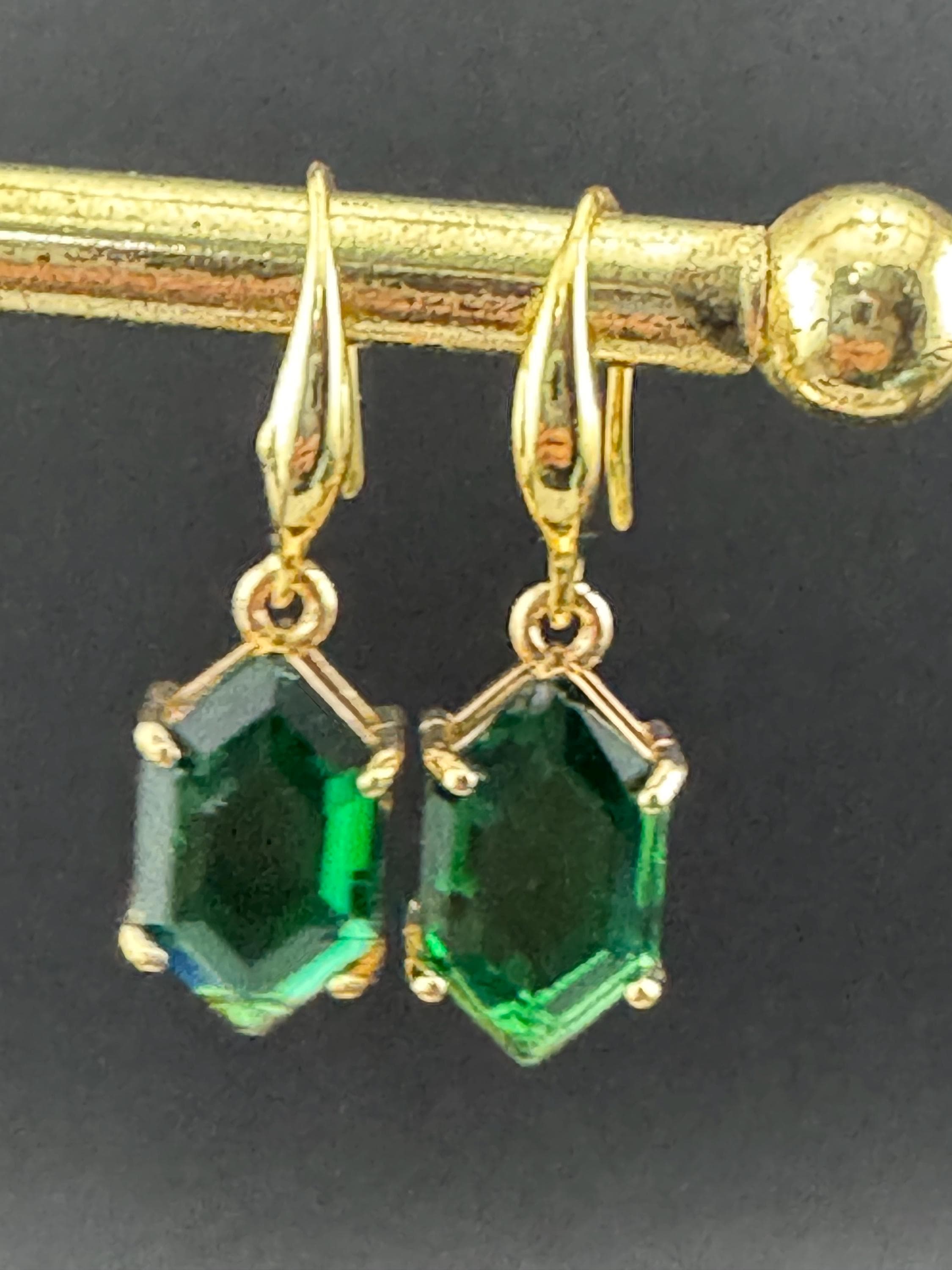 18k GP emerald green crystal diamanté drop earrings, hexagon