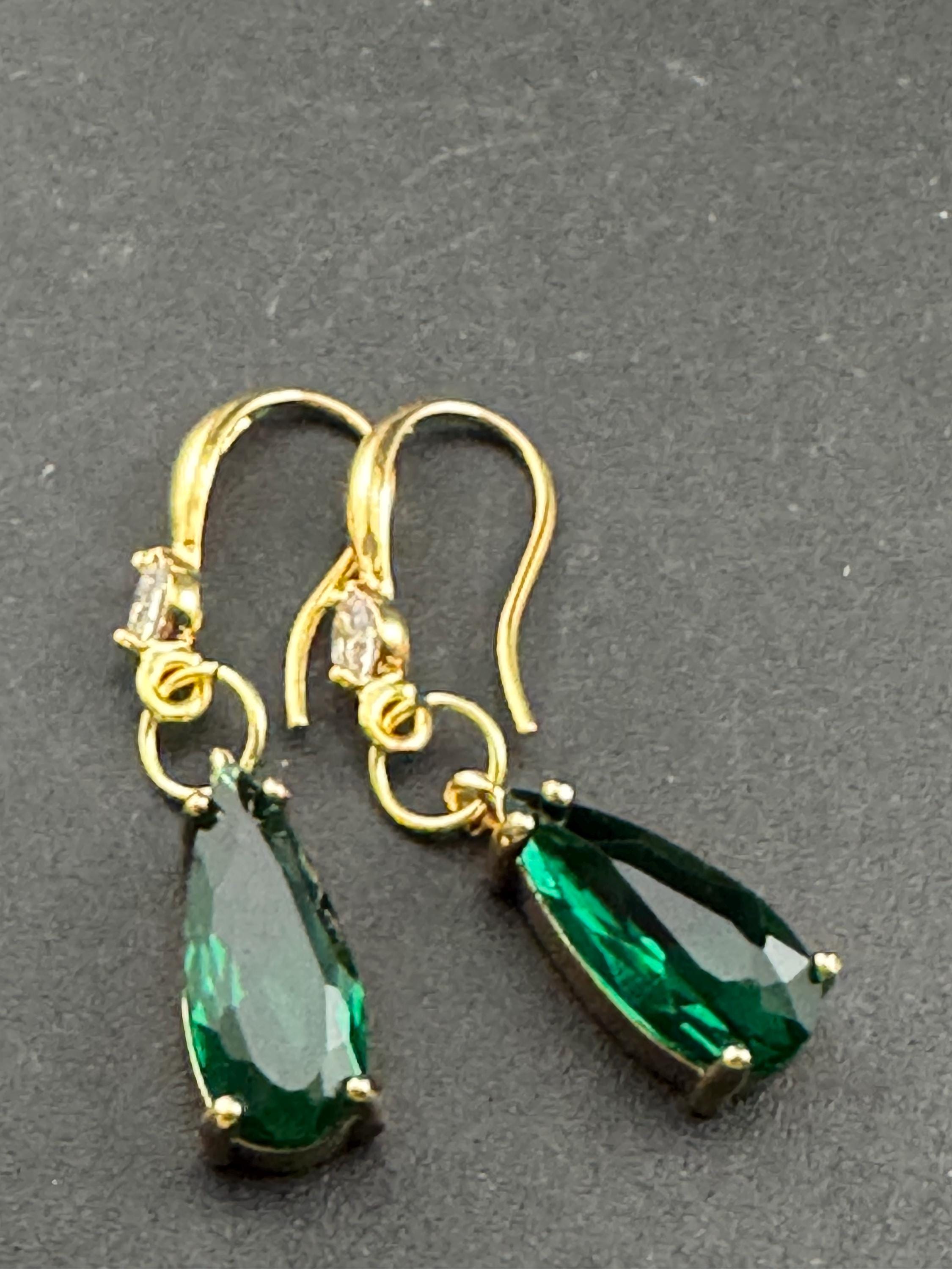 18k GP emerald green crystal diamanté drop earrings, teardrop