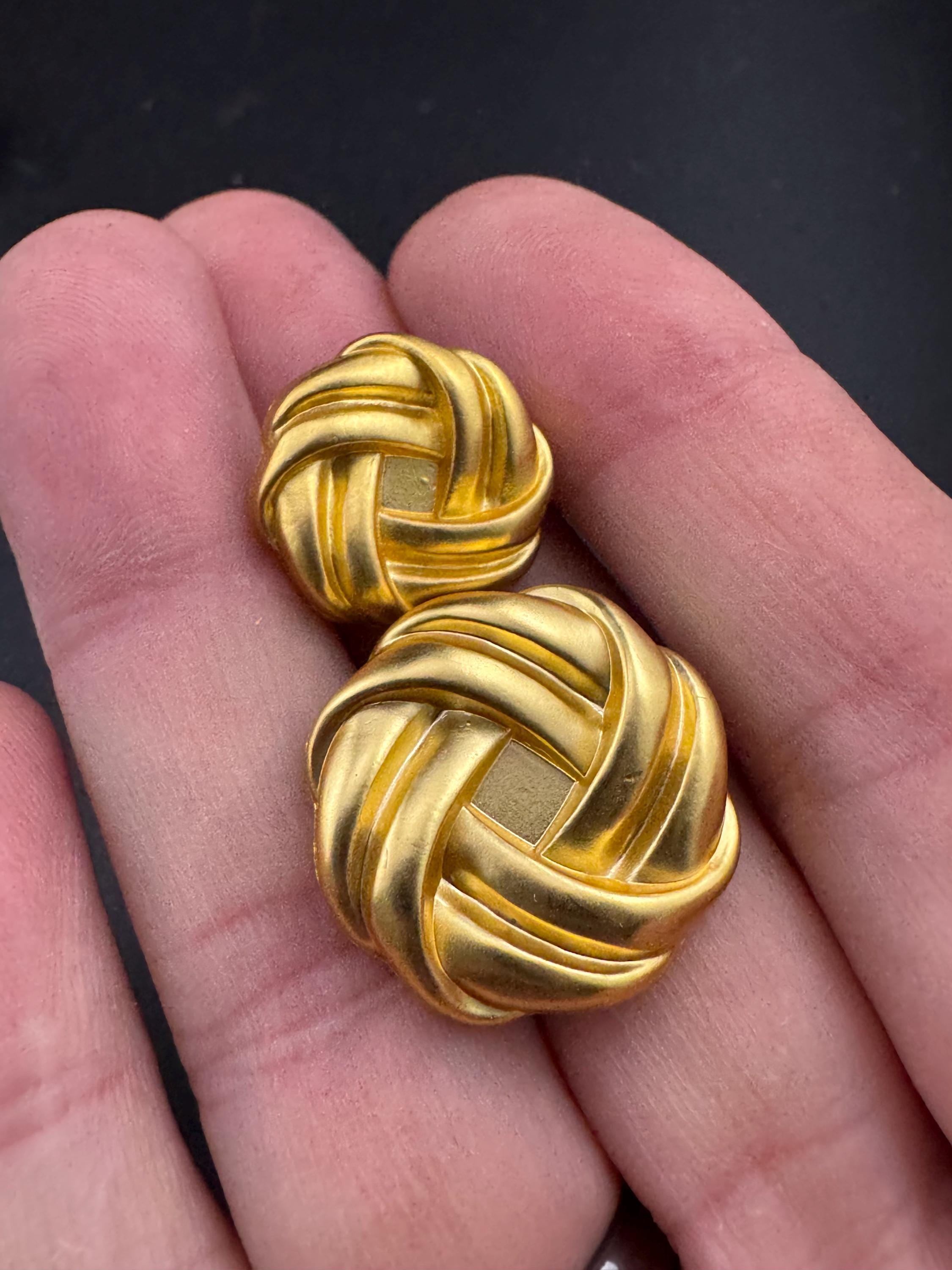 23mm Matt gold knot buttons ( set of 5), metal shank
