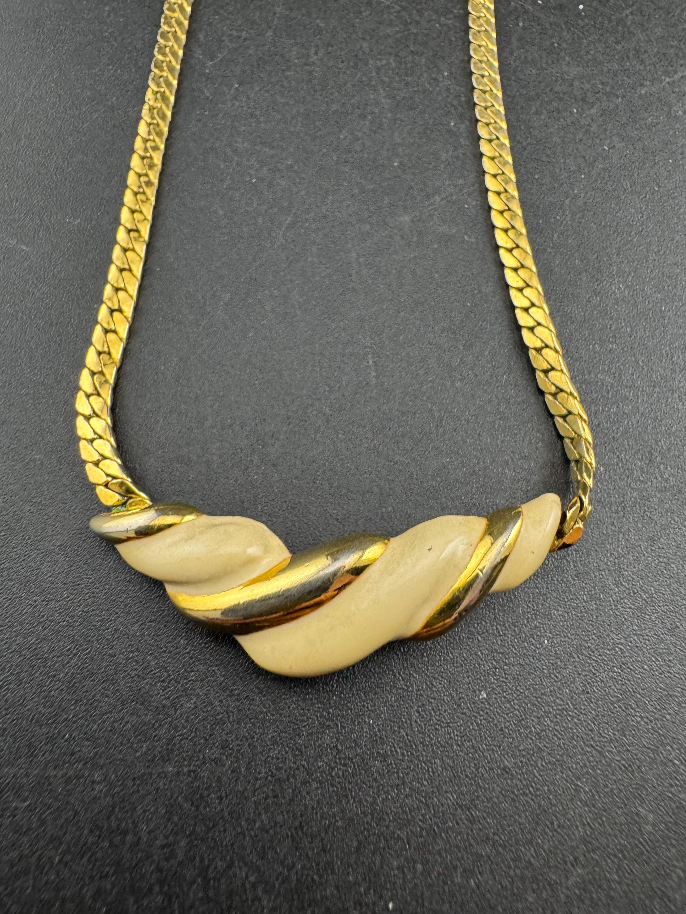 Signed NAPIER cream Enamel Choker: Vintage Gold Tone chain necklace