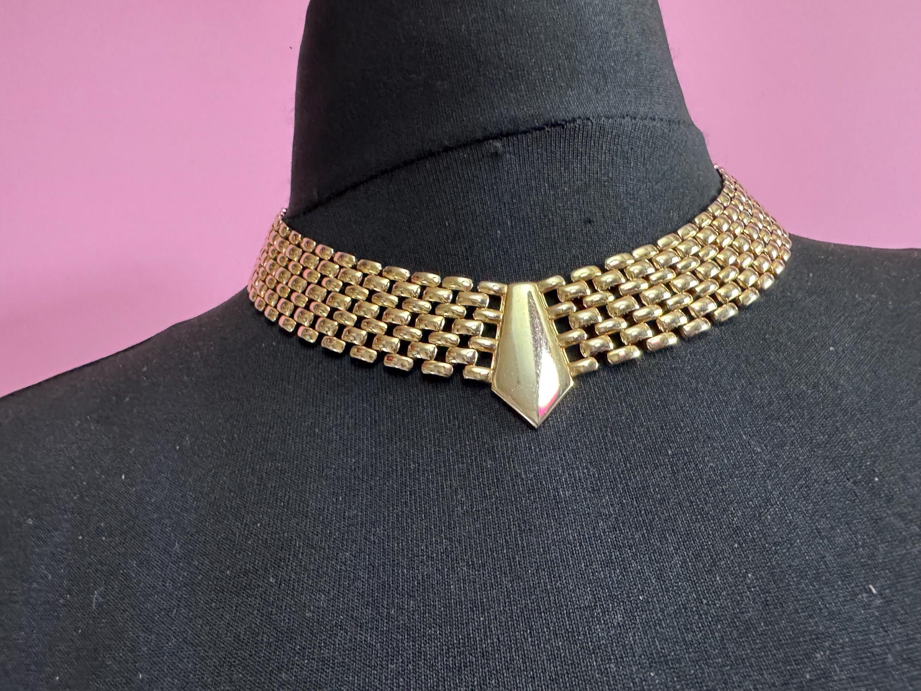 Retro 1980s wide brick panther link gold tone choker necklace 45cm