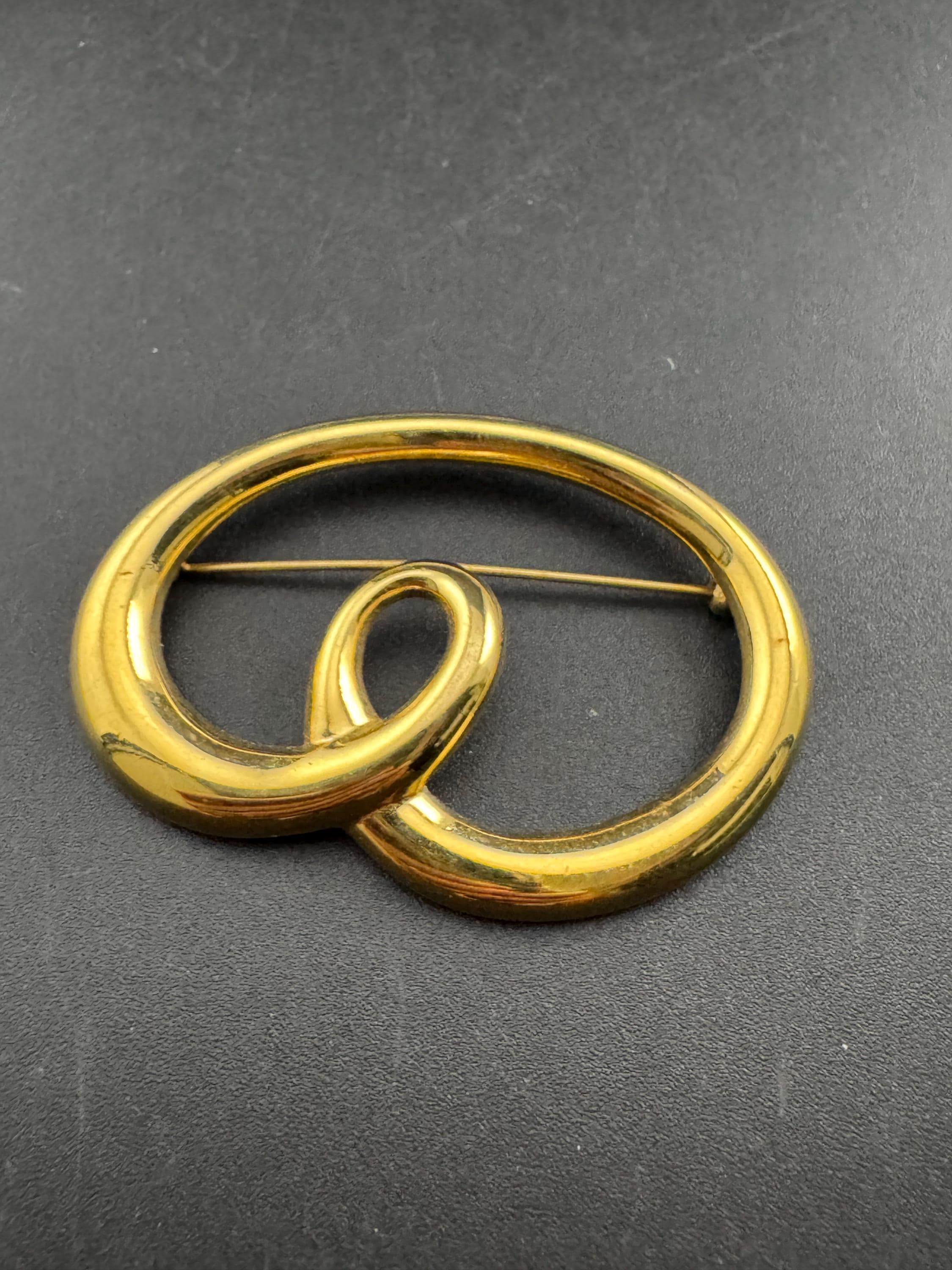 Signed MONET large gold tone abstract swirl brooch modernist 5.5cm
