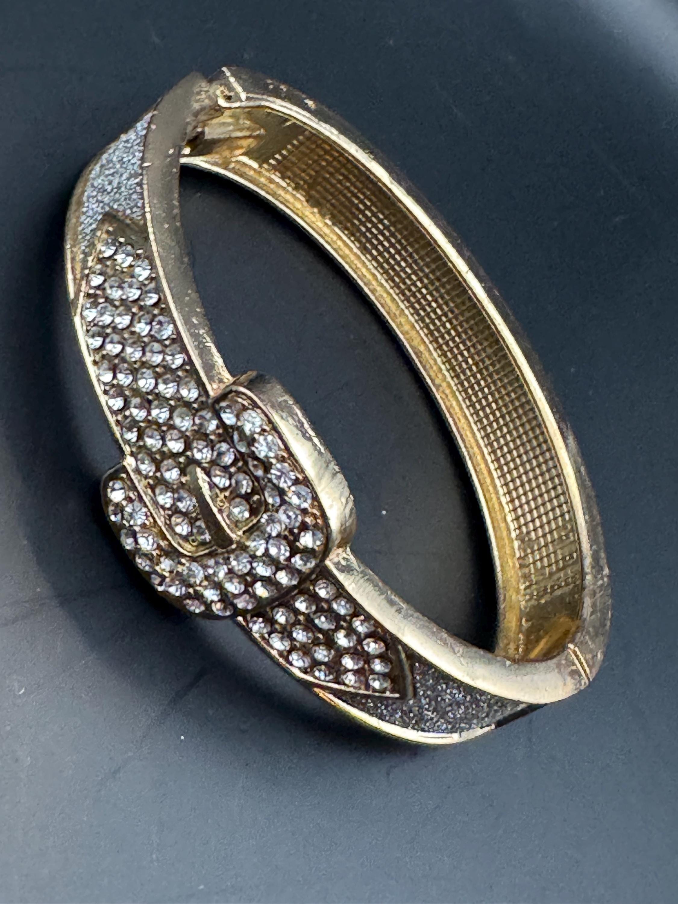 retro belt Buckle Bangle, gold tone diamanté metal clamper