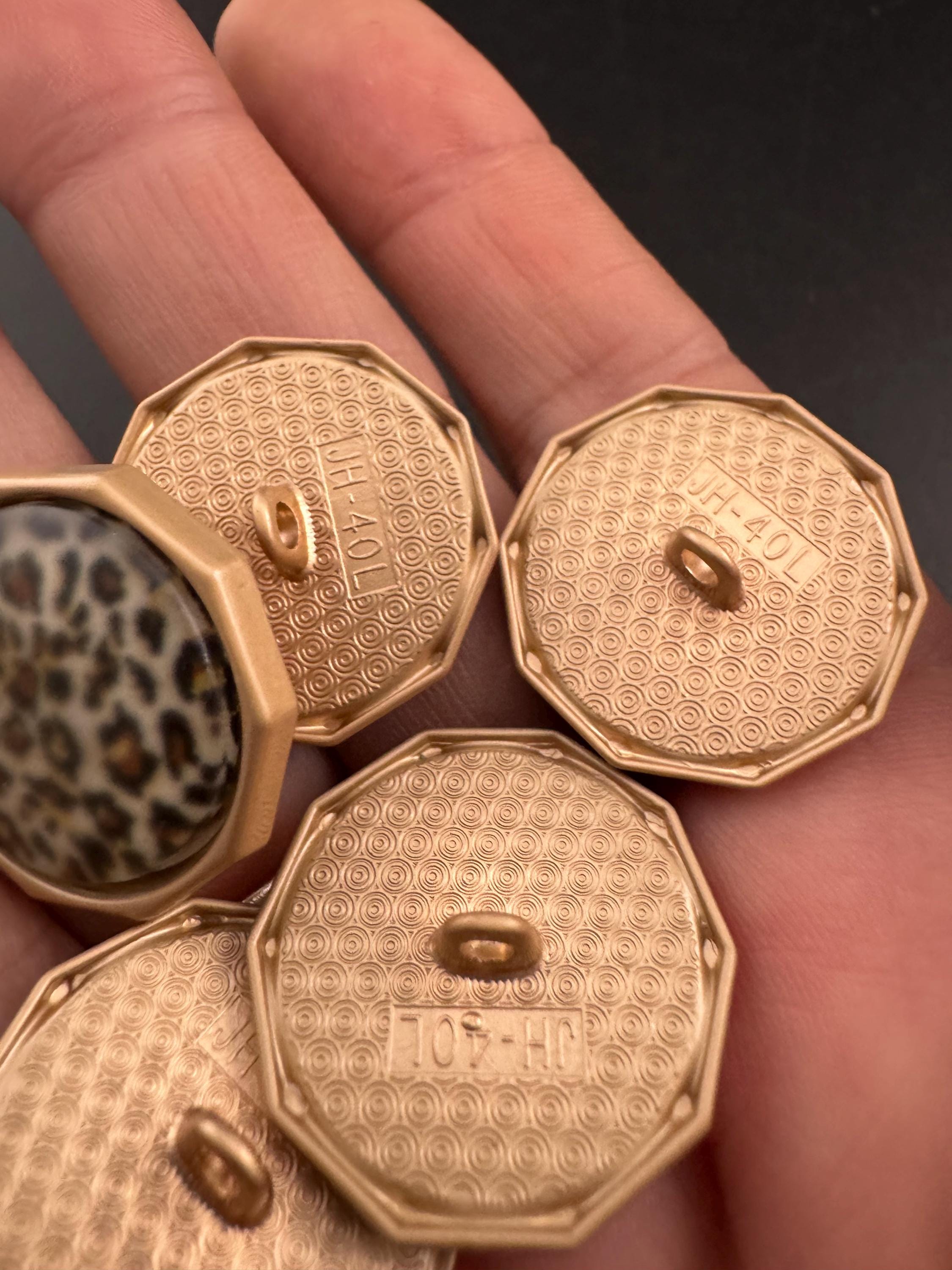 25mm Leopard Print Buttons. Matte Gold Acrylic & geo Metal (5 Piece)