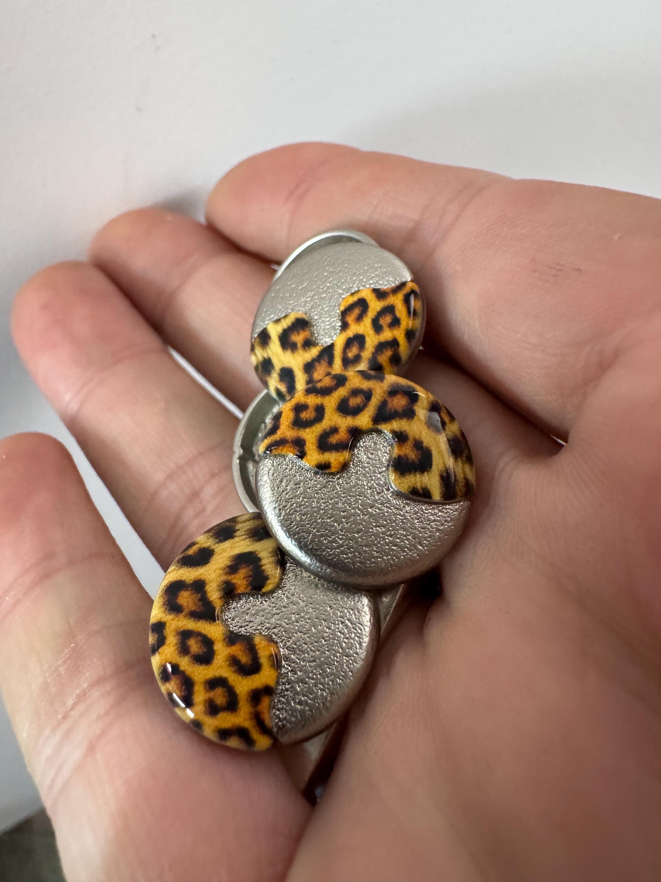 18mm leopard print buttons,  silver metal and brown acrylic ( Set of 5)
