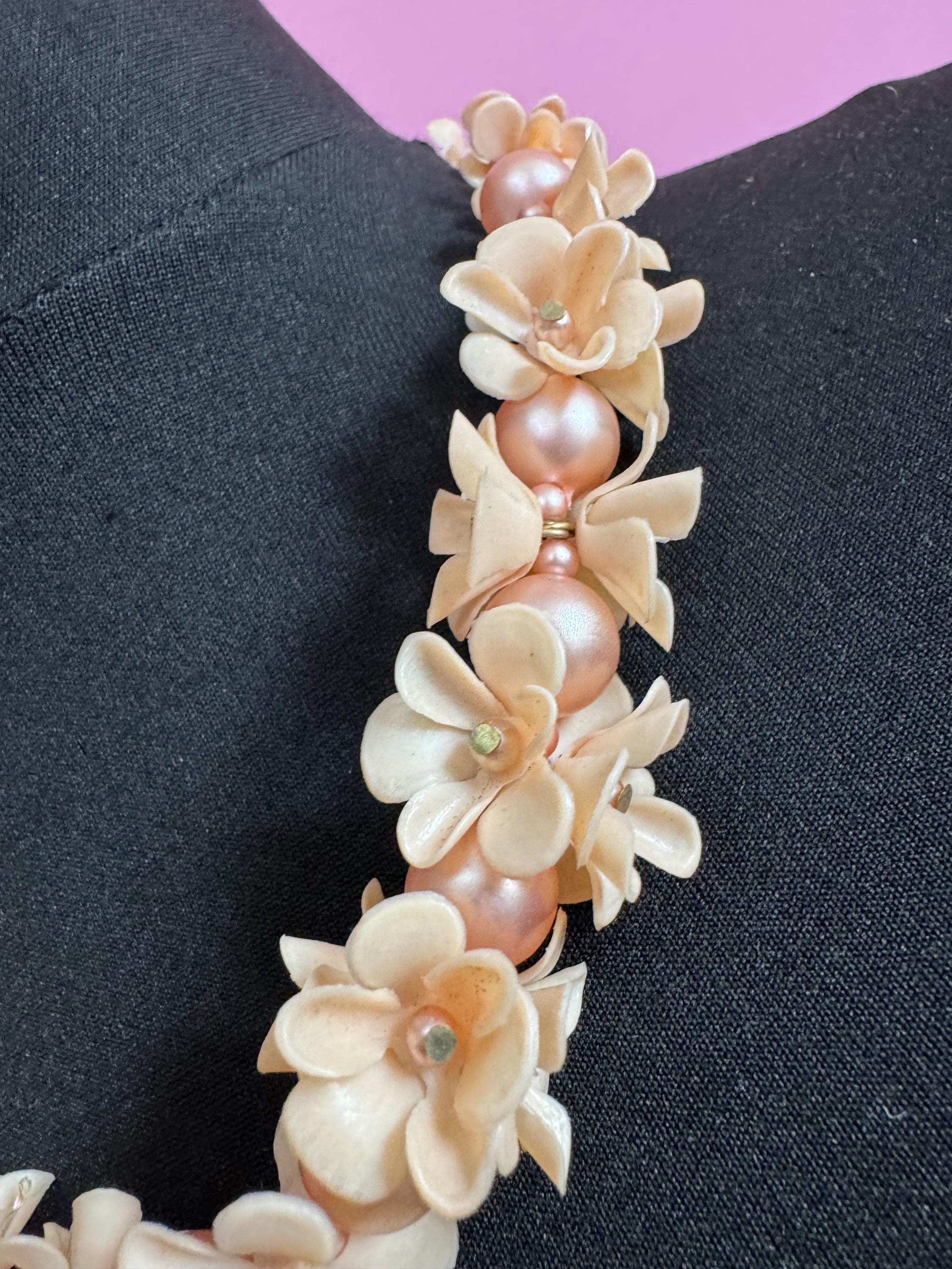 Mid century peach pearl floral long necklace, 1950s early plastic
