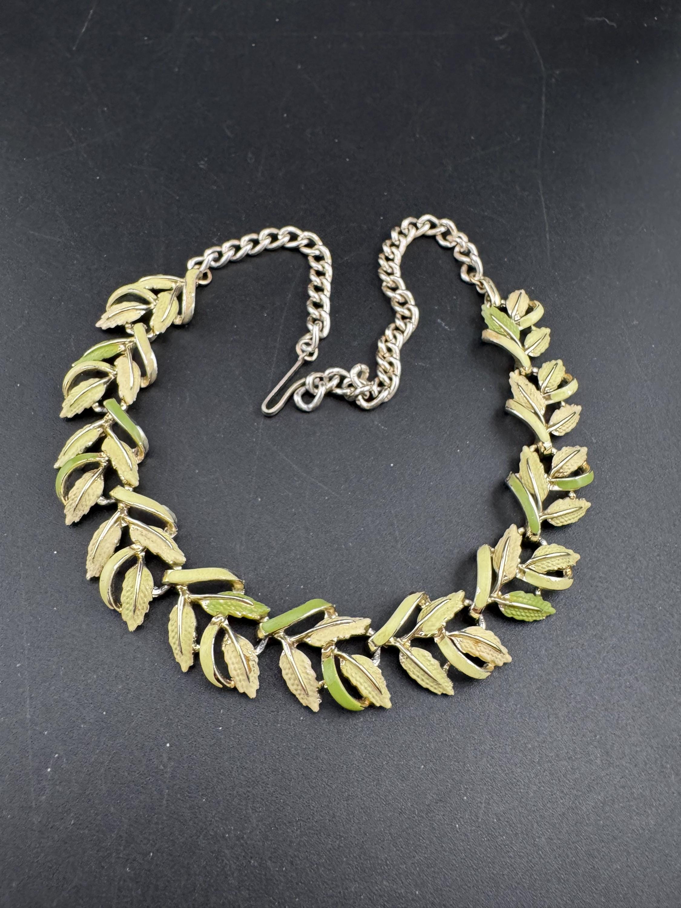 Vintage sage green enamel leaf choker necklace, light gold tone