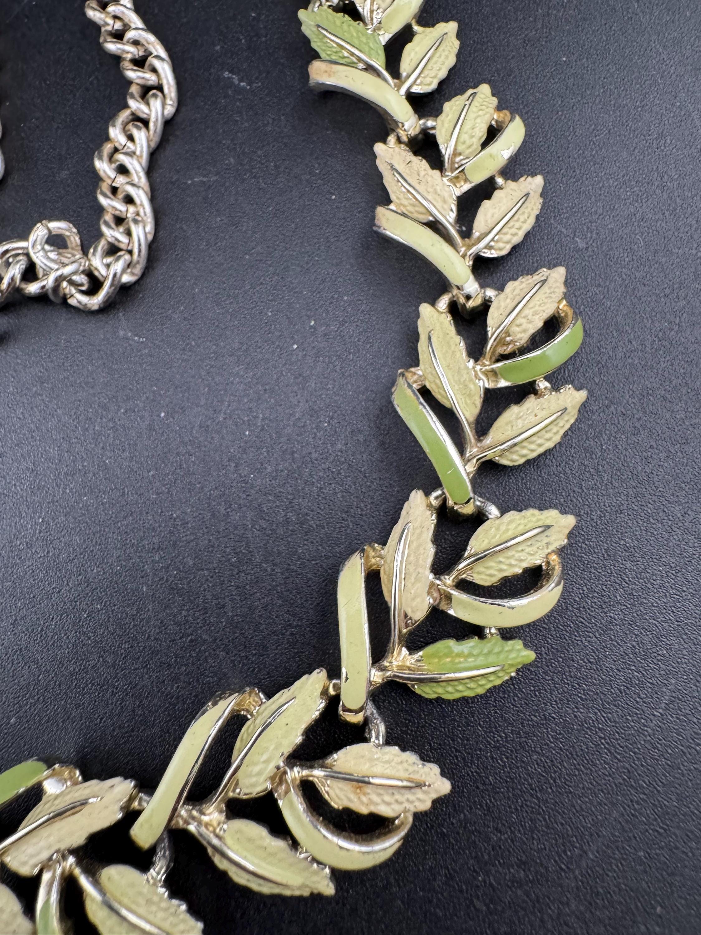 Vintage sage green enamel leaf choker necklace, light gold tone