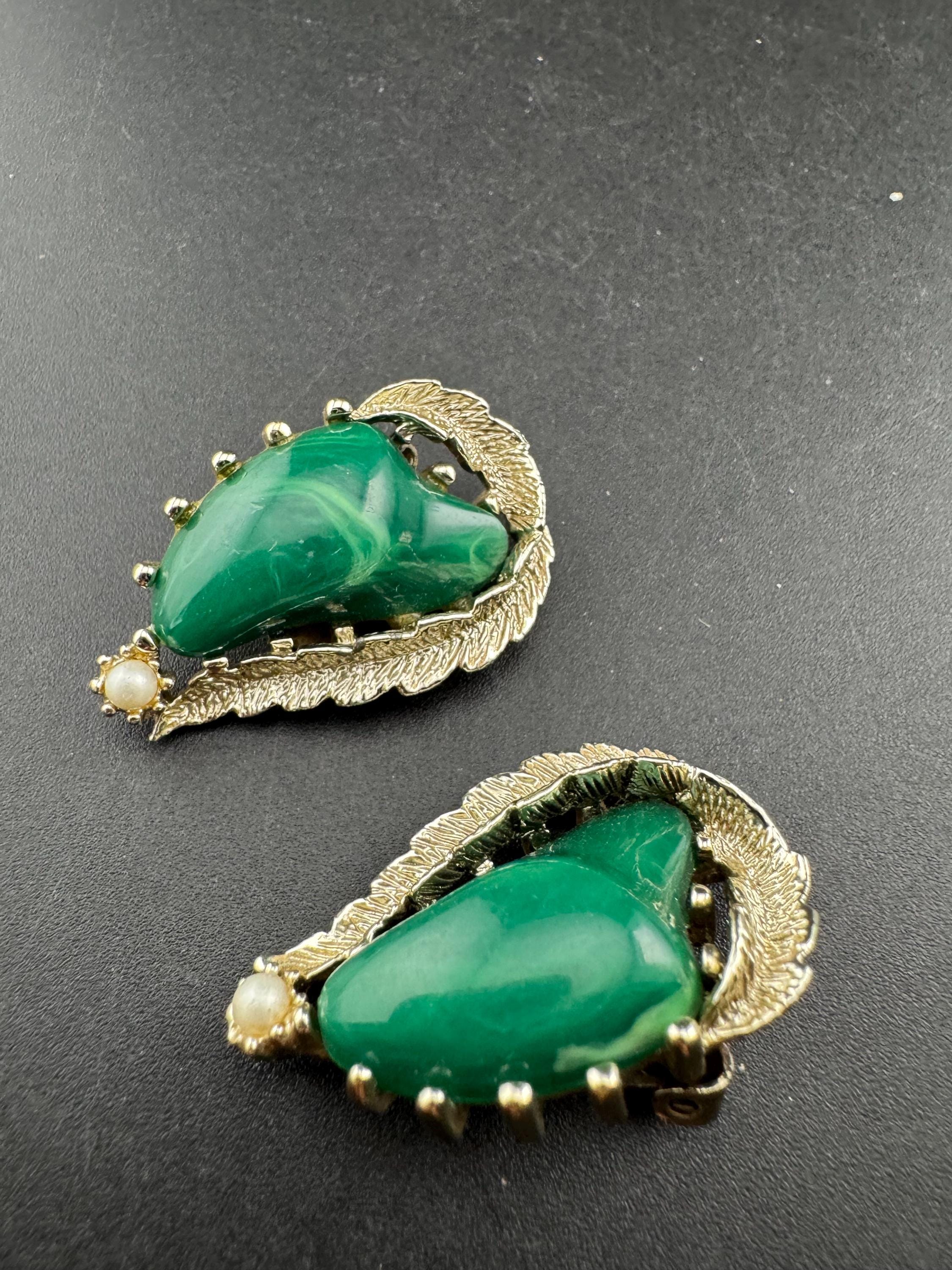 Vintage 1950s green lucite plastic Clip On Earrings with seed pearl